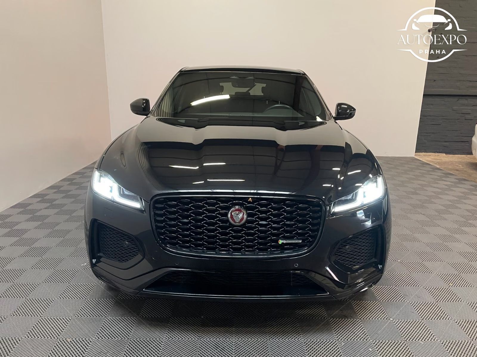 Jaguar F-Pace, R-Dynamic SE AWD*Kamera - fotka 2