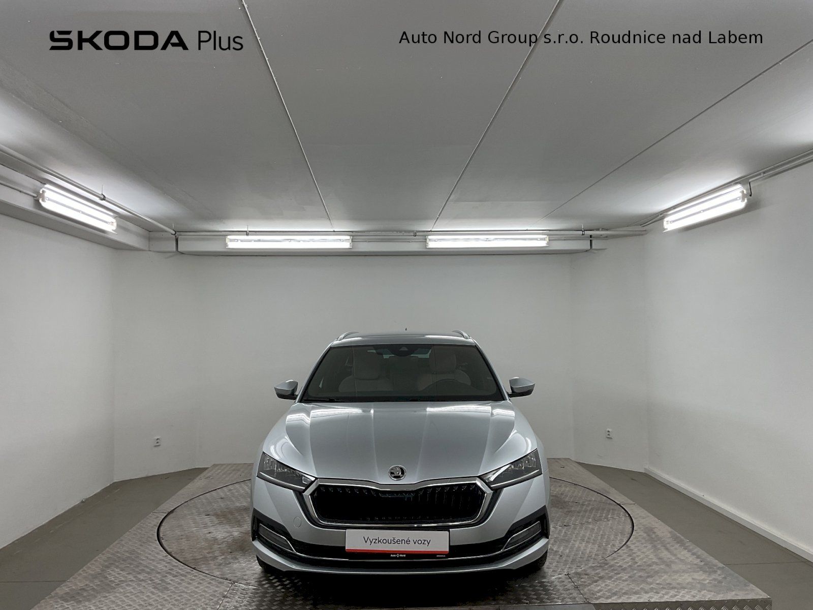 Škoda Octavia, OCTAVIA COMBI STYLE 2,0 TDI 11 - fotka 4