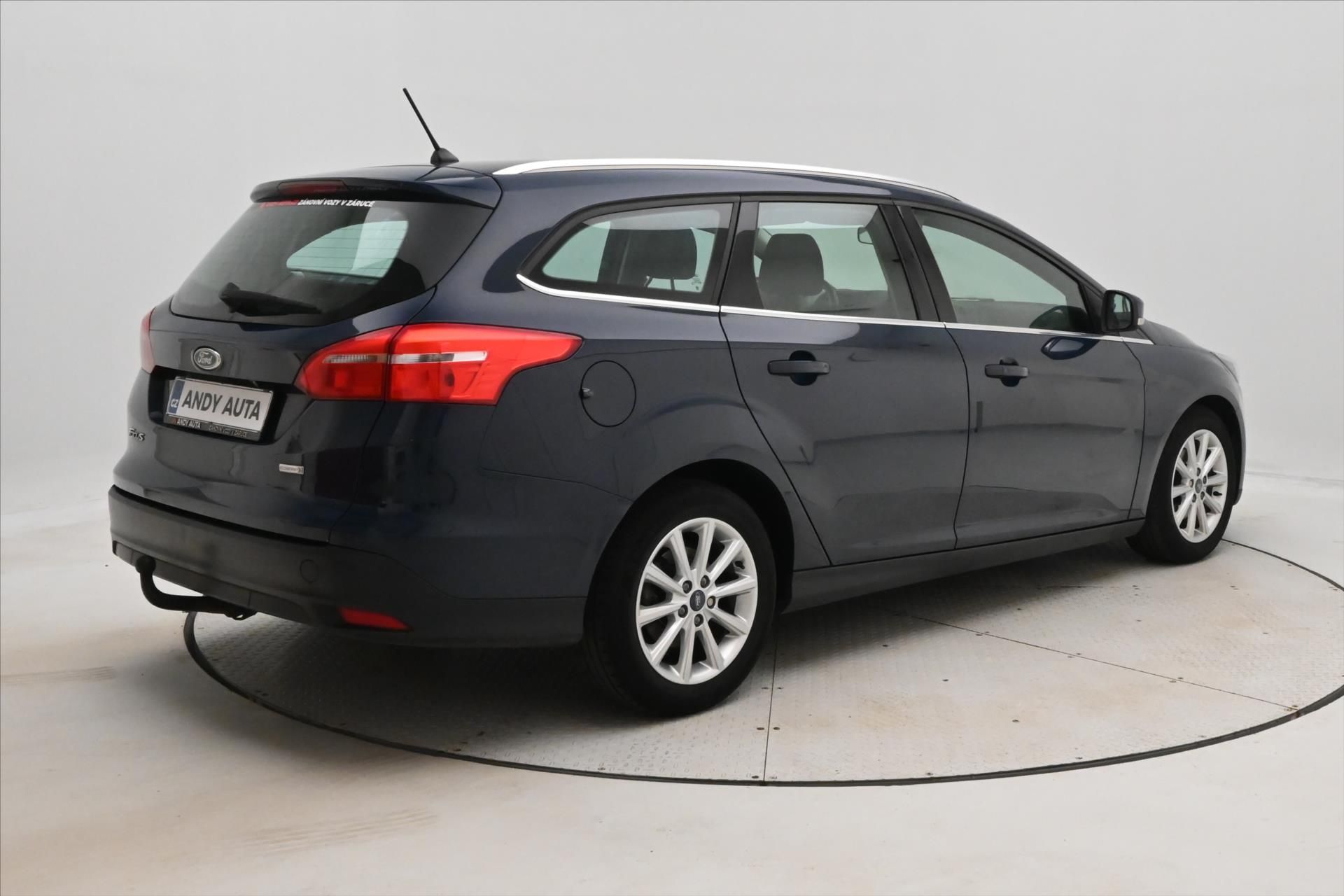 Ford Focus, 1,0 EcoBoost 92 kW TAŽNÉ Záruk - fotka 5