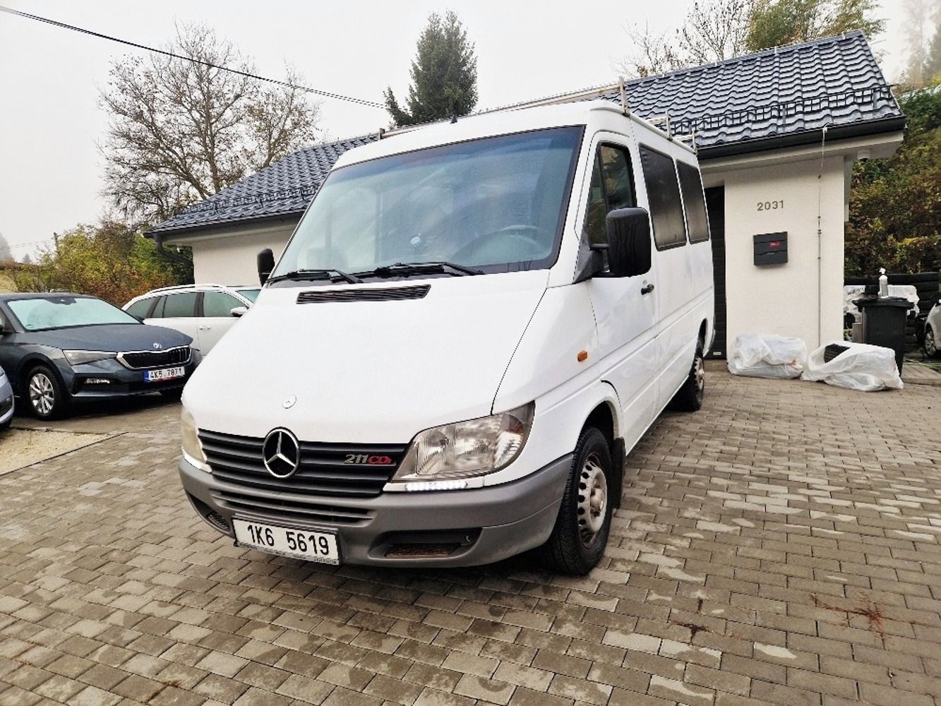 Mercedes-Benz 211, M-B Sprinter 221 CDi, 9 míst - fotka 2