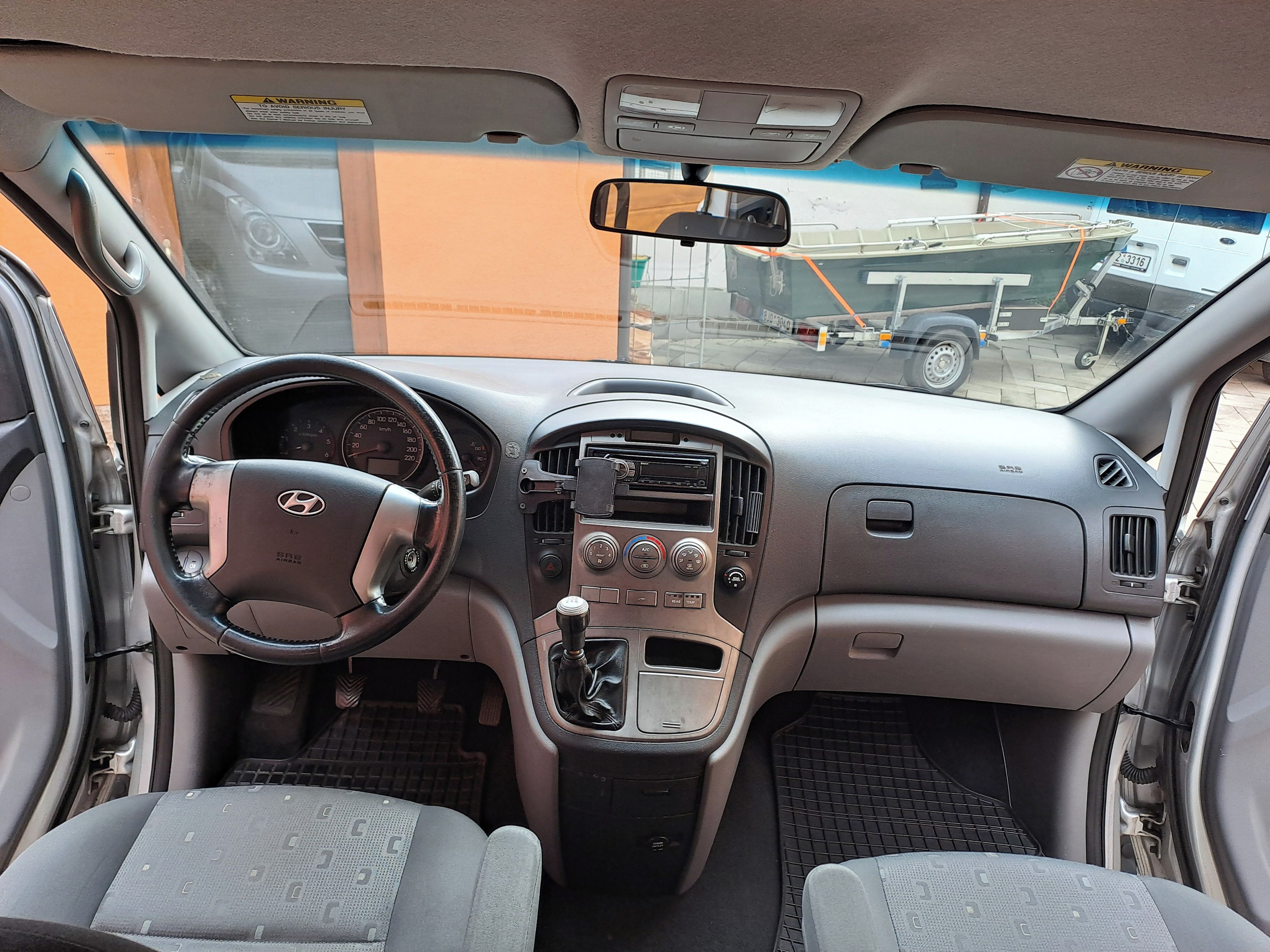 Hyundai H 1, 2,5 CRDI 120 KW  kemping - fotka 5