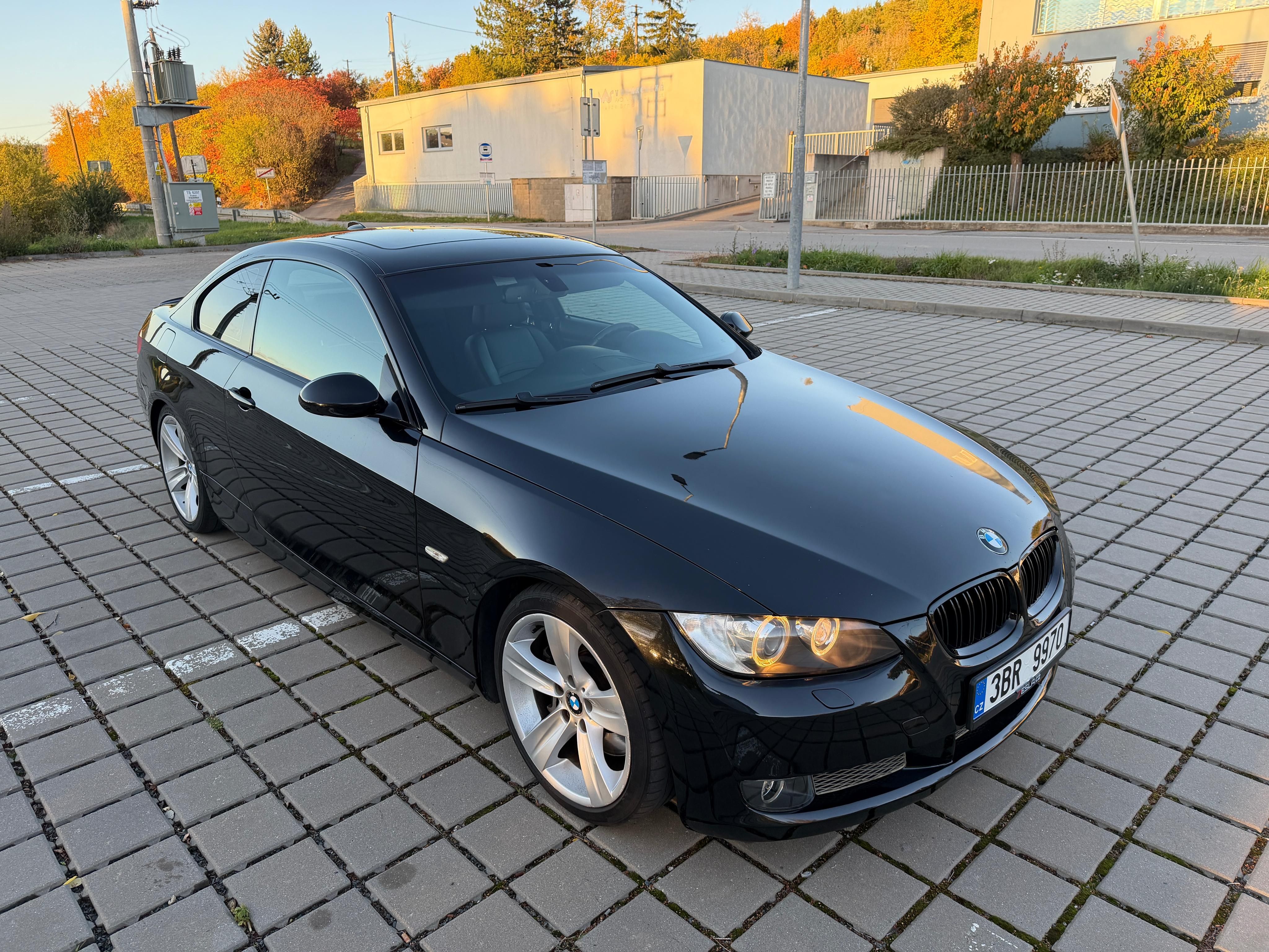 BMW Řada 3, 335i - 225W - kupé - fotka 2