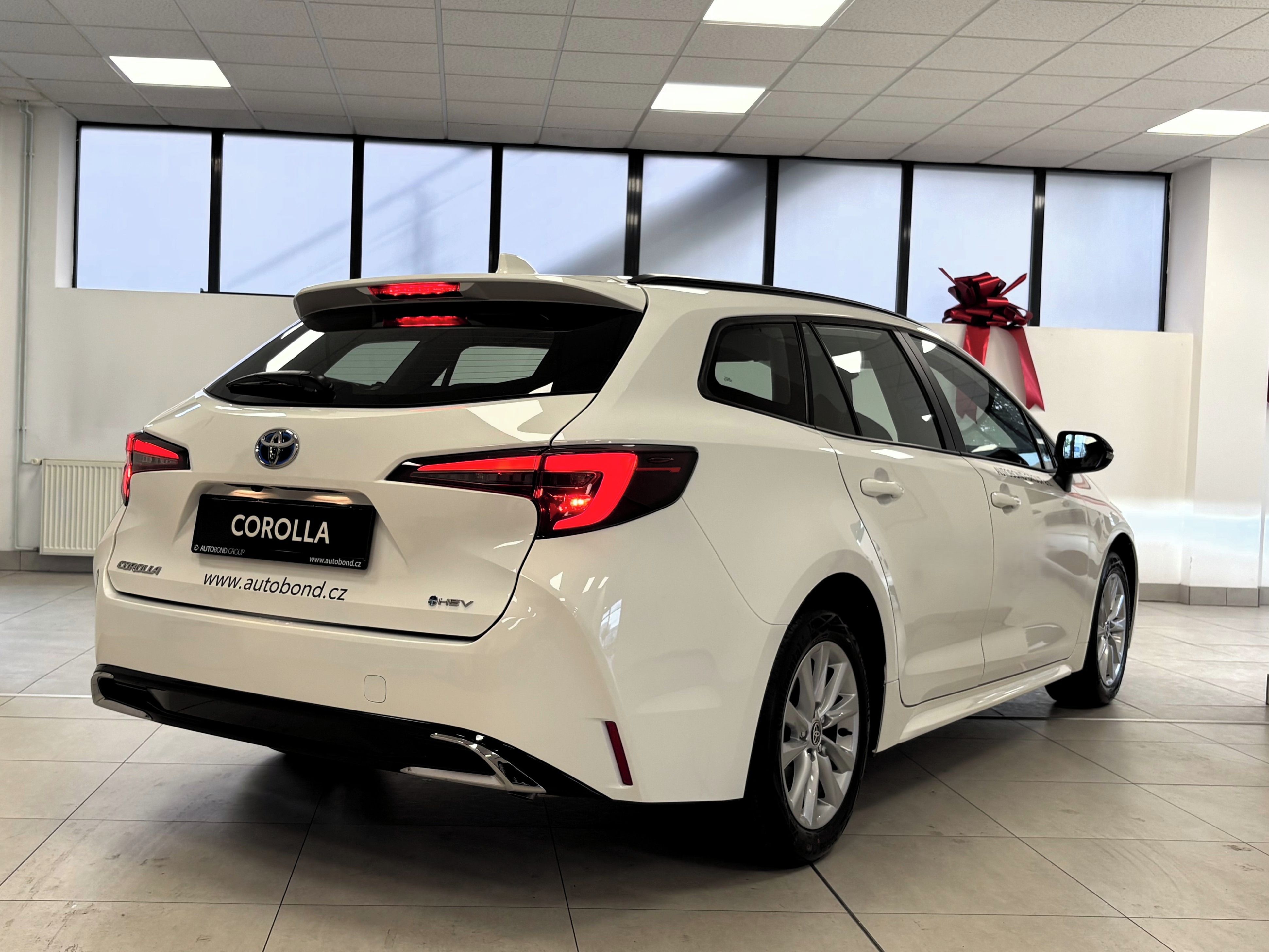 Toyota Corolla, TS, Comfort, 1.8HEV, CVT, 4x2 - fotka 4