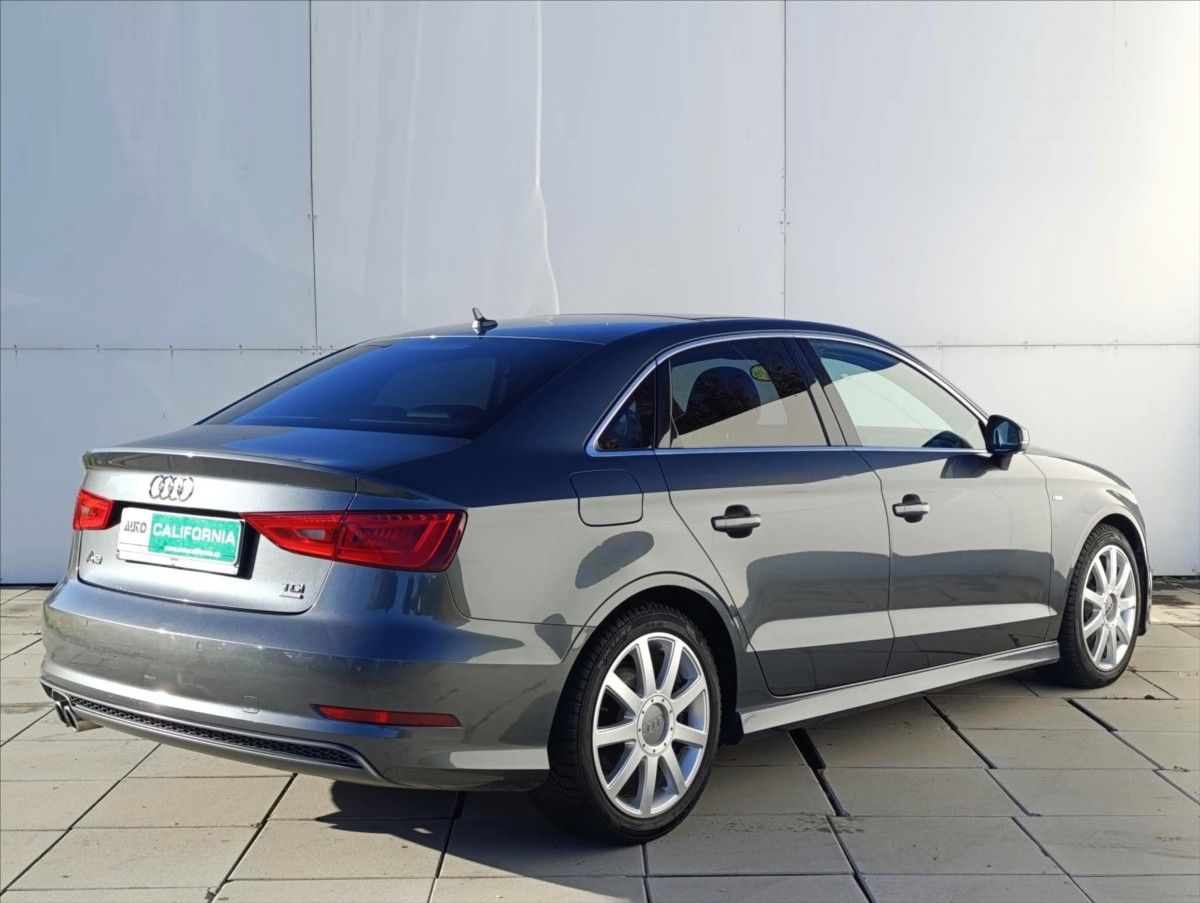 Audi A3, 2,0 TDi S-Line Navi,Bi-xenon - fotka 6