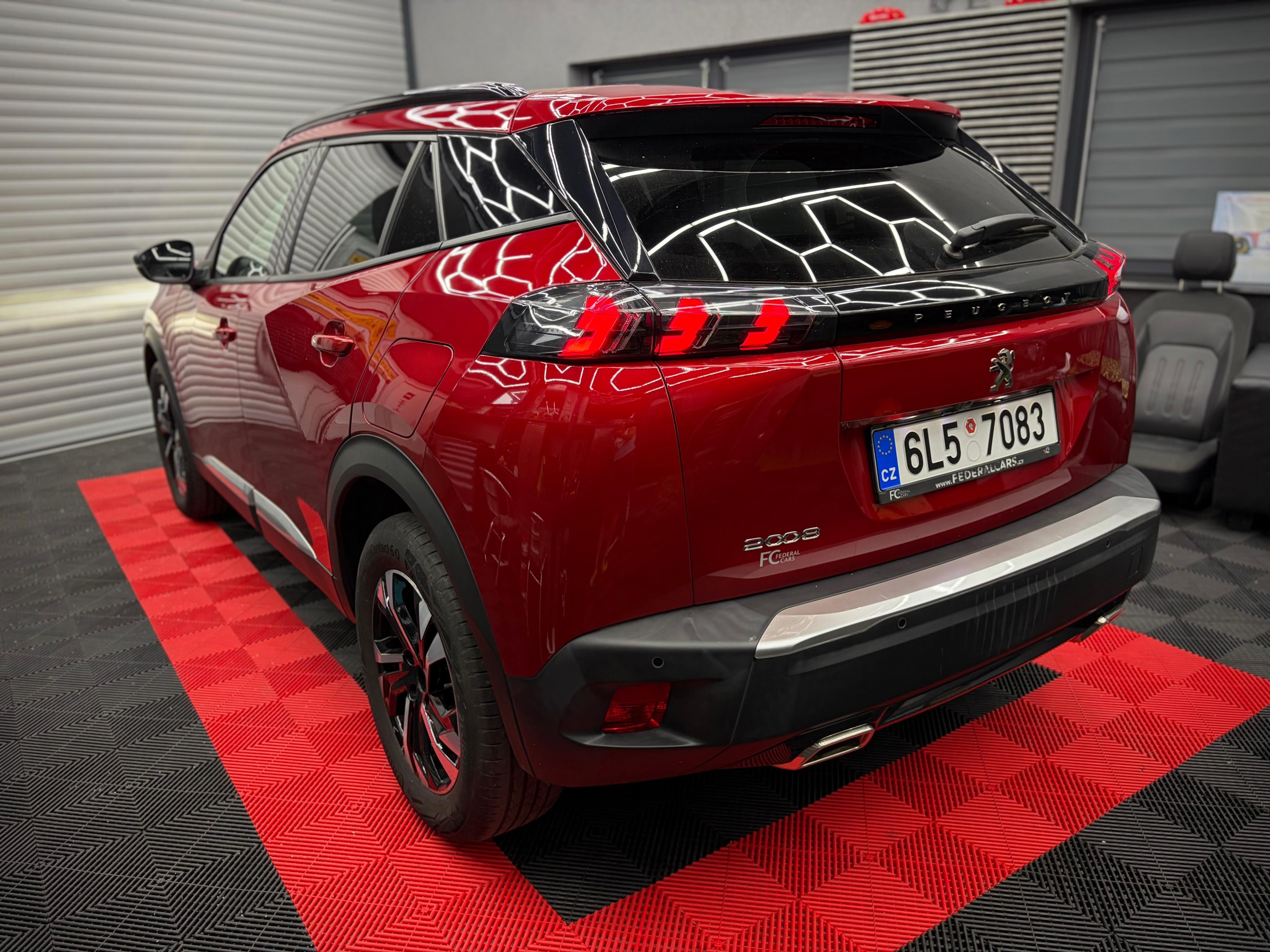 Peugeot 2008, automat, 1.2 96kW - fotka 5