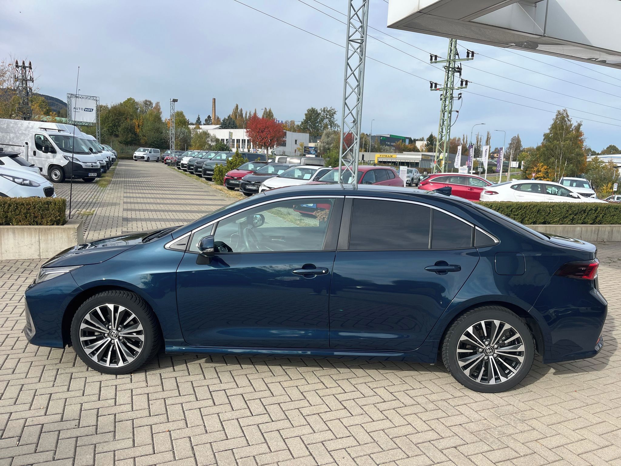 Toyota Corolla, 1.8 Hybrid e-CVT Style - fotka 3