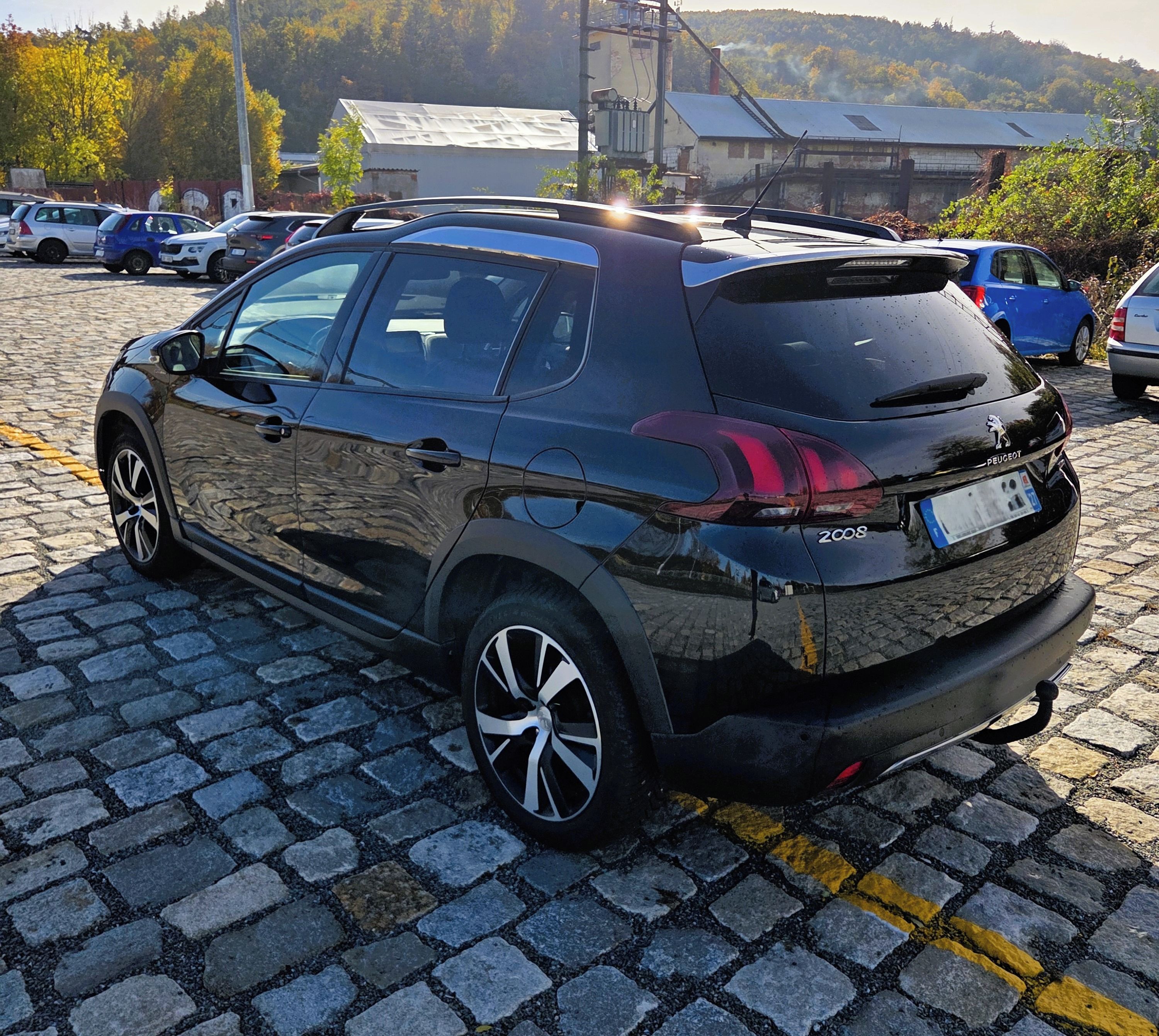 Peugeot 2008, 1.2e-THP GT Line Automat,tažné - fotka 6