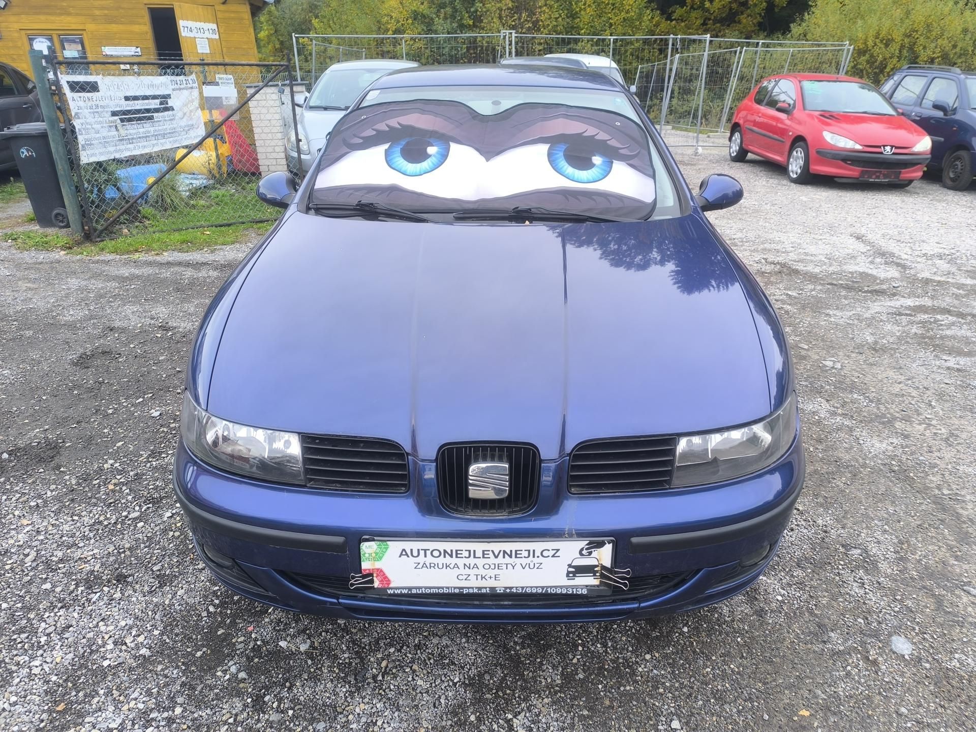 Seat Leon, TDI66KW,KRÁSNÝ,110KM, SERVISKA - fotka 2