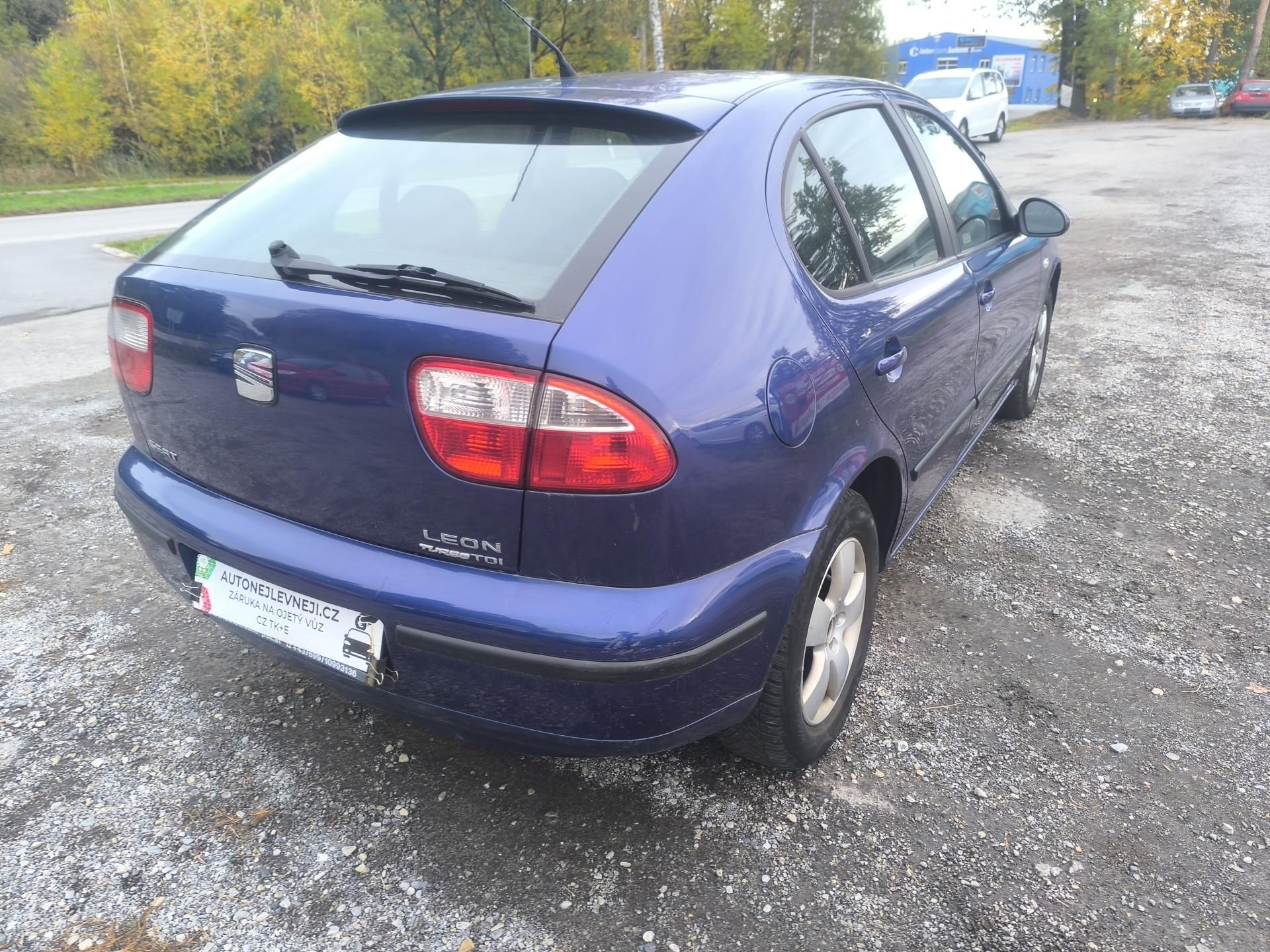 Seat Leon, TDI66KW,KRÁSNÝ,110KM, SERVISKA - fotka 4