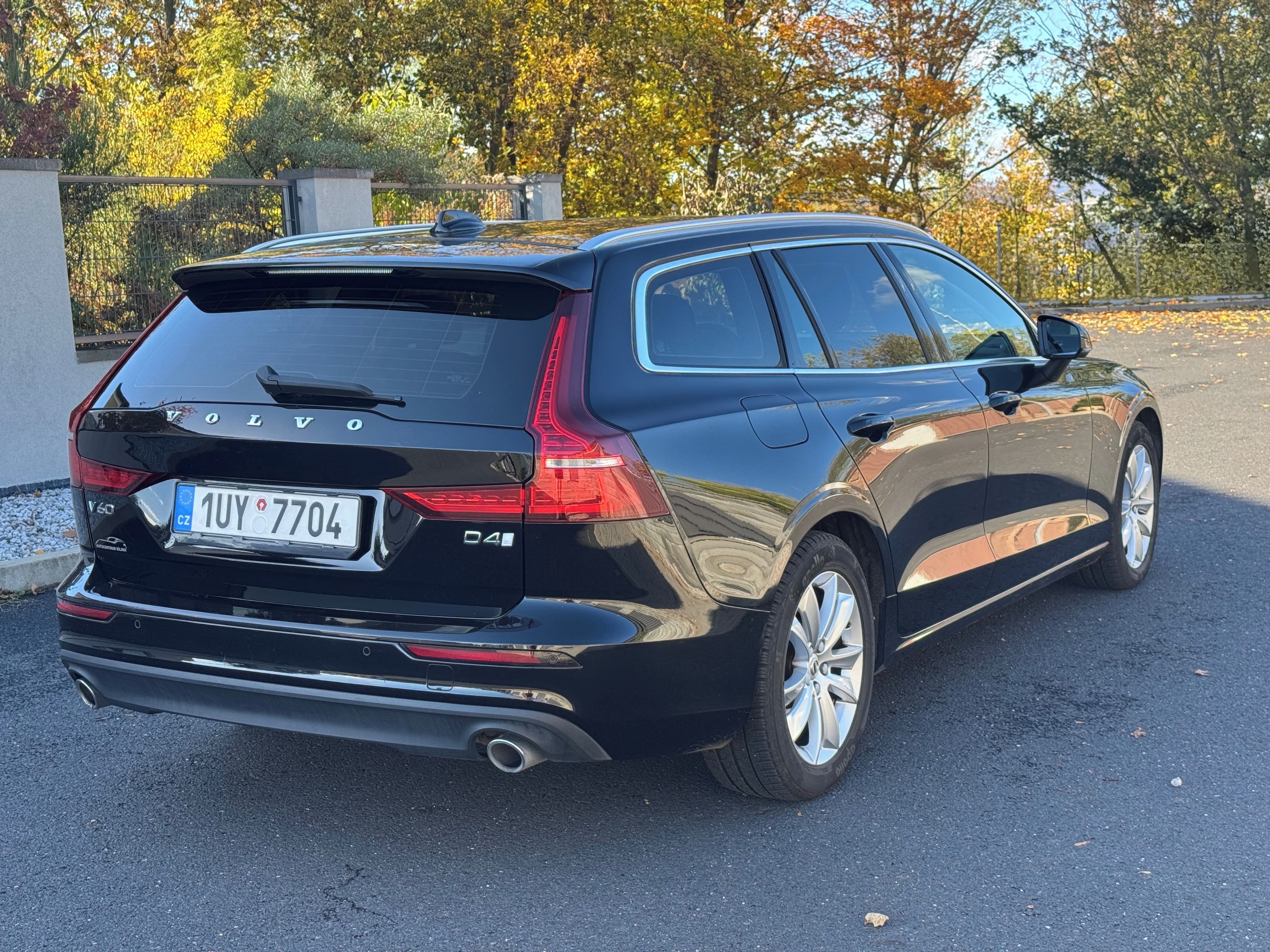 Volvo V60, Volvo V60 2.0 D4 140kW AT8 - fotka 5