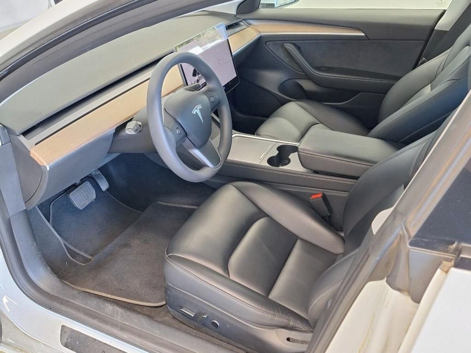 Tesla Model 3, Standard LFP 64kWh, Automat - fotka 3