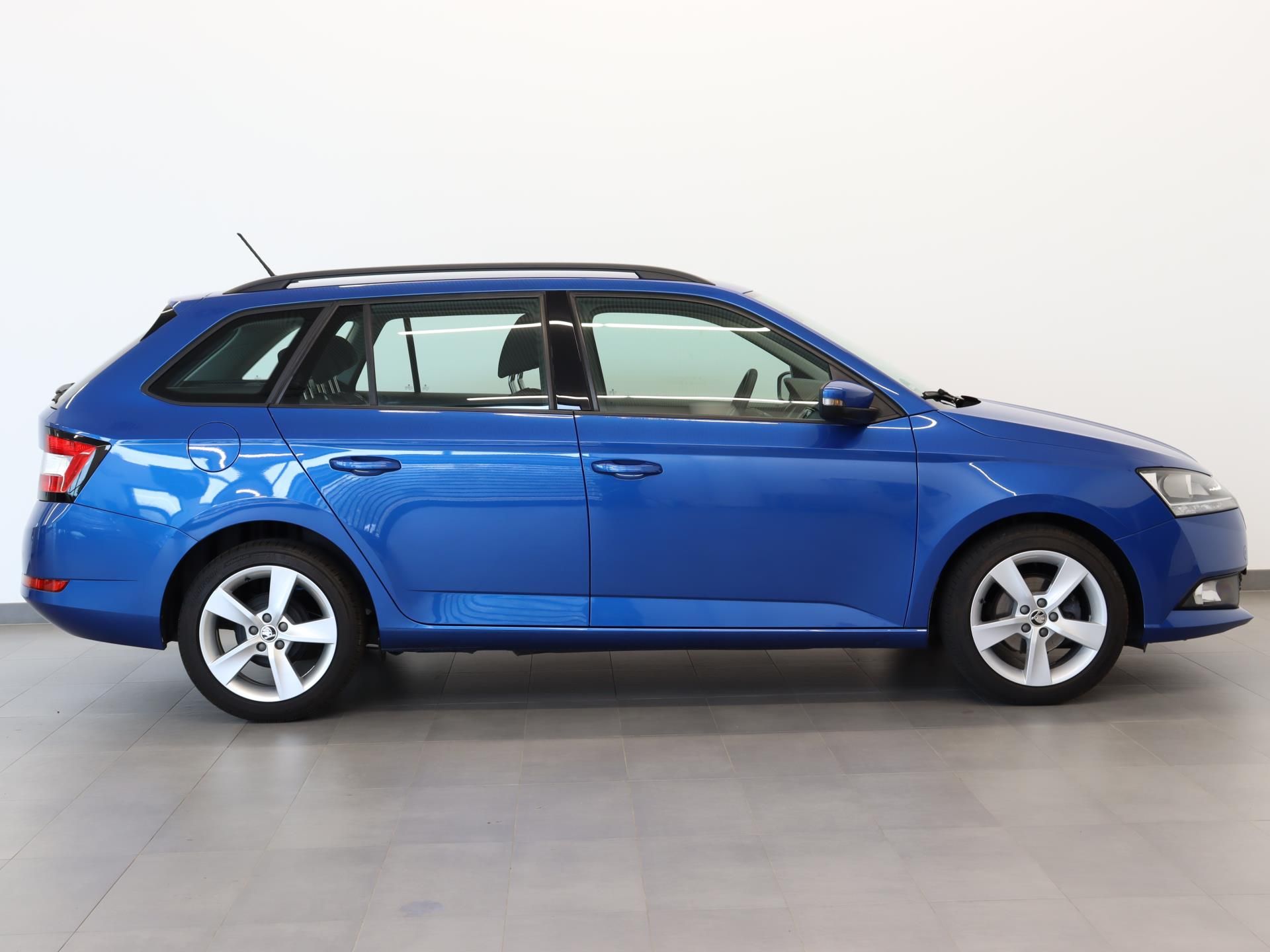 Škoda Fabia, COMBI ACTIVE 1,0 TSI 70 kW - fotka 3