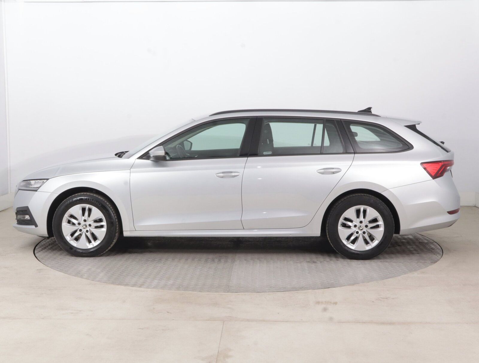 Škoda Octavia, 2.0 TDI, Ambition, ČR,1.maj - fotka 3
