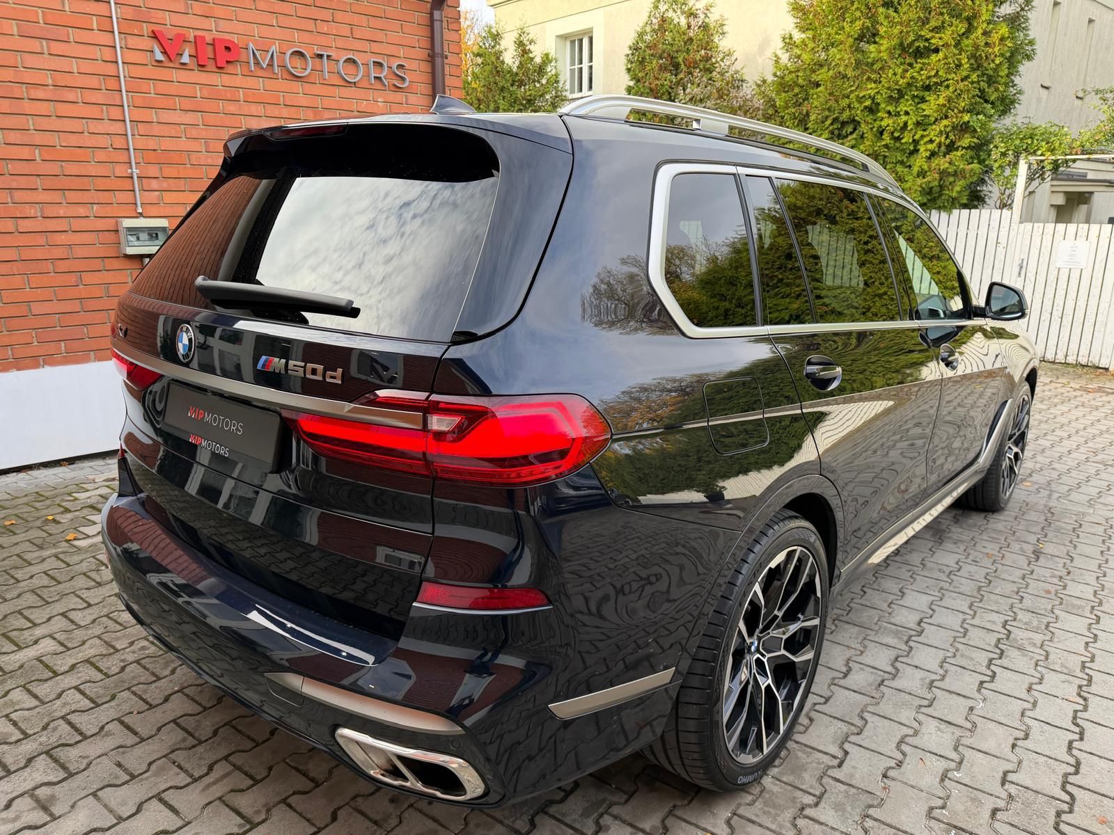 BMW X7, M50xD-R22-PANO-H&K-ČR-TOP STAV - fotka 6