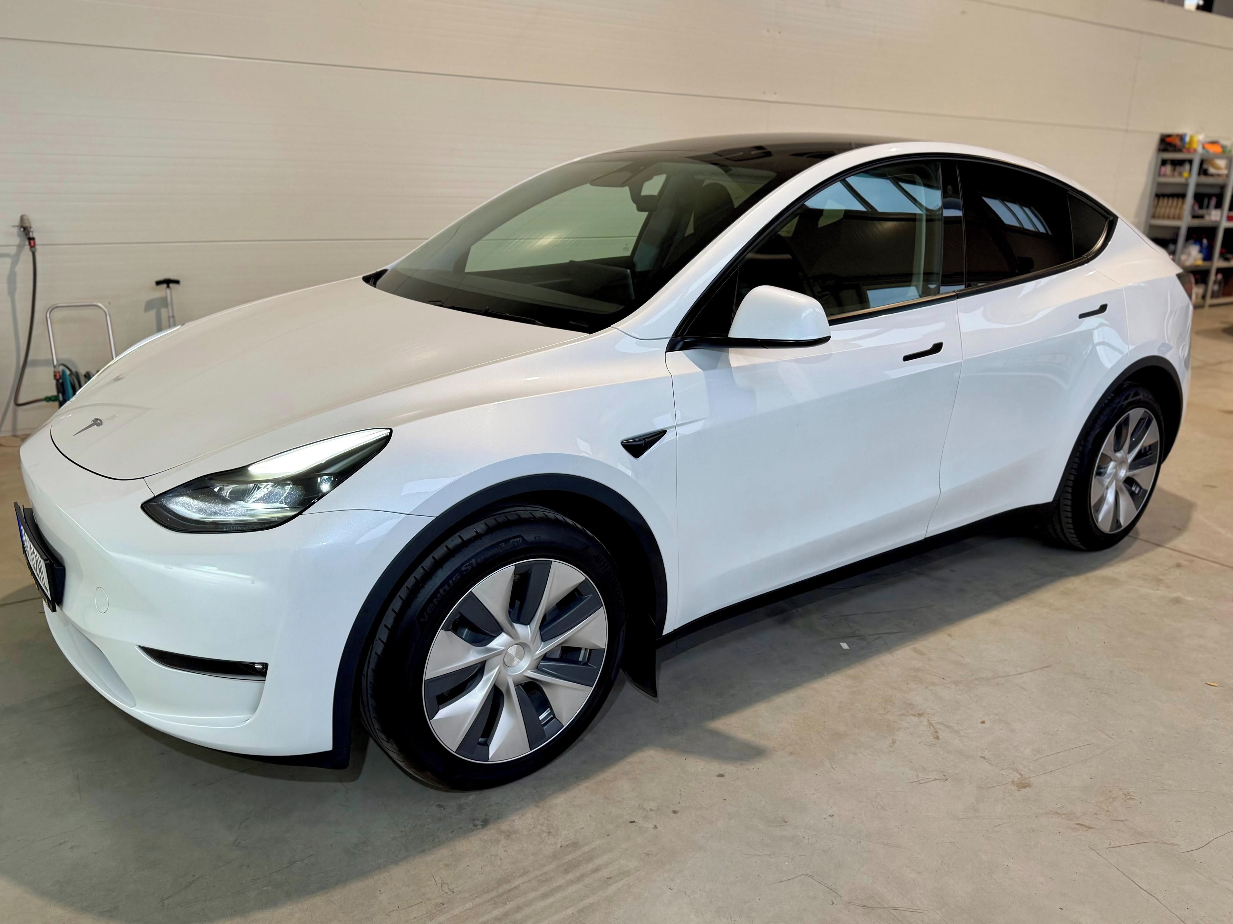 Tesla Model Y, LR AWD 34tkm tažné 95%SOH DPH