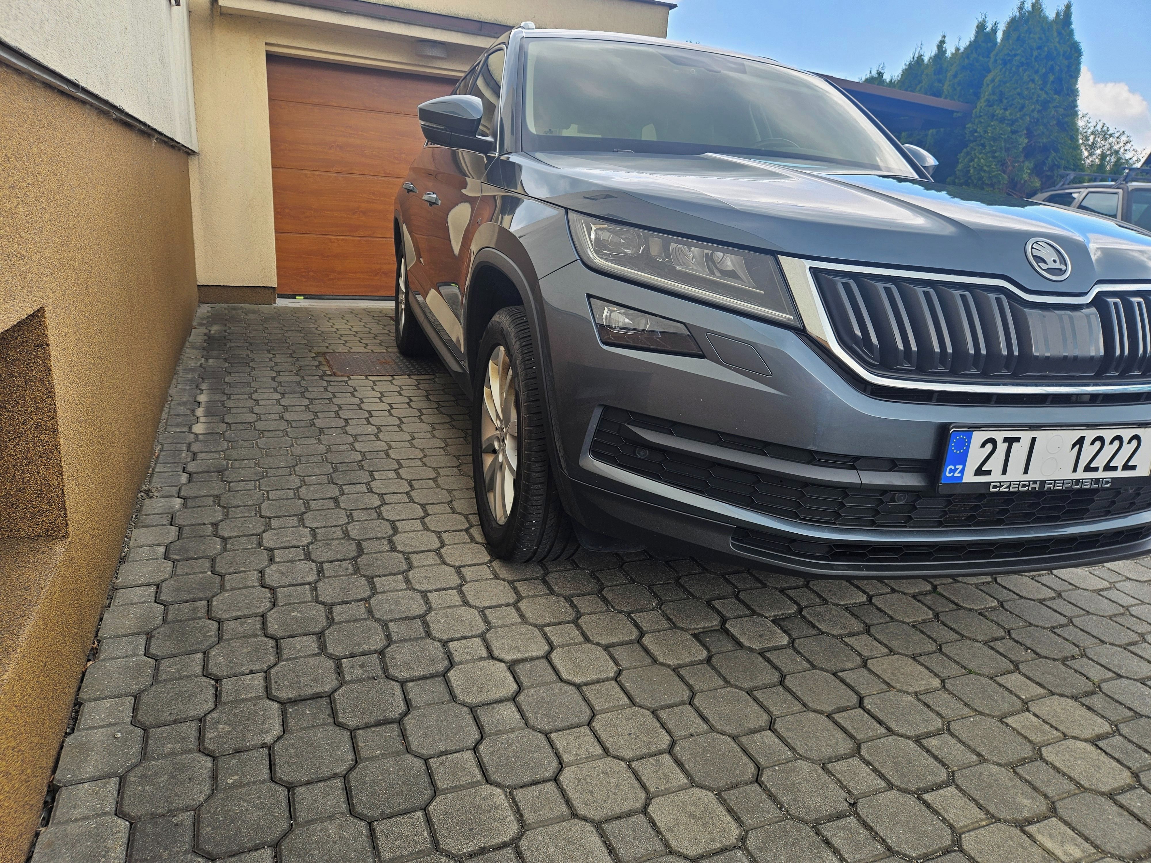 Škoda Kodiaq, 2.0TSI, 132kW, 4x4, DSG, ČR - fotka 2
