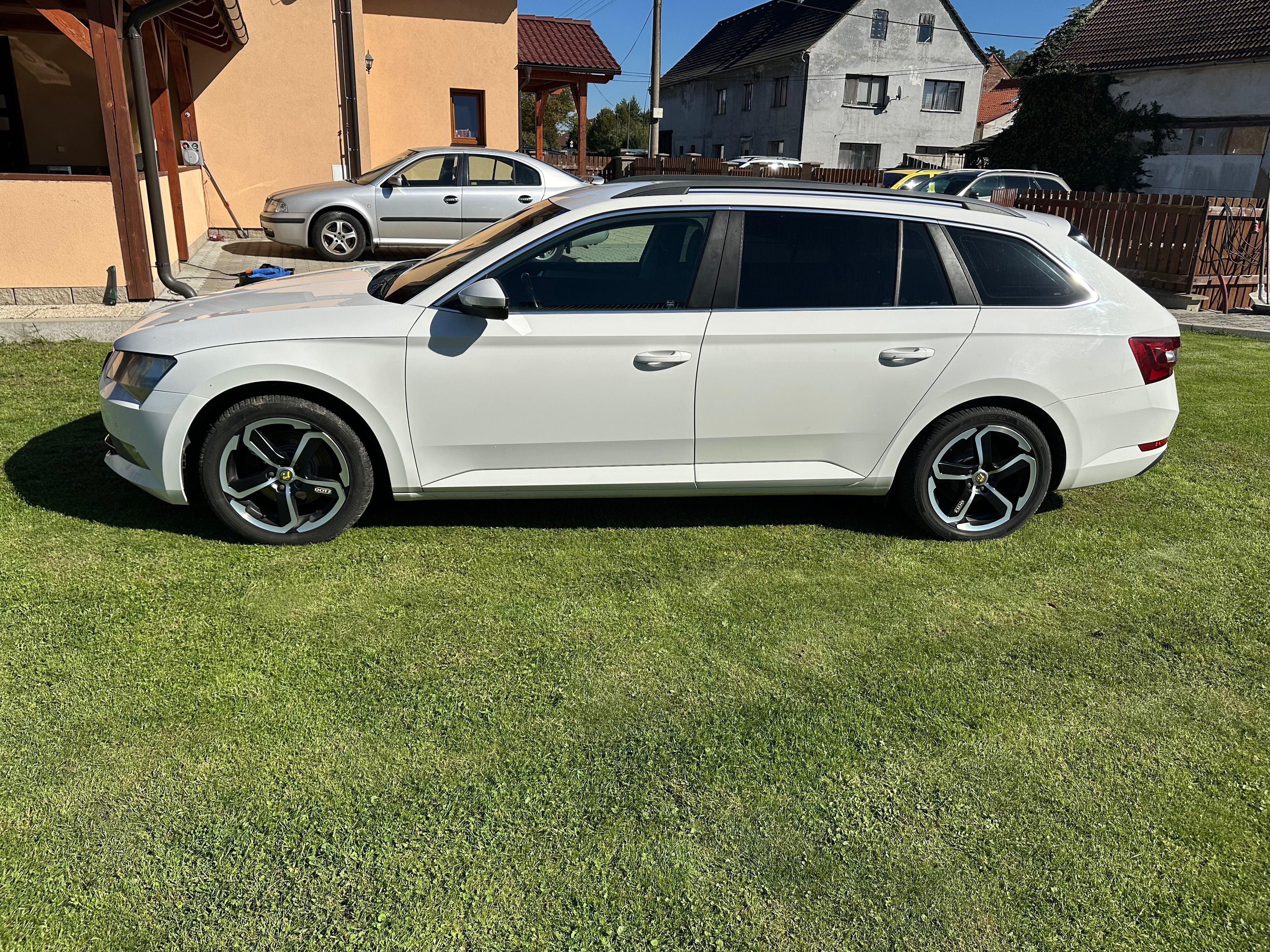 Škoda Superb, Škoda Superb 2.0 tdi 110kw - fotka 2