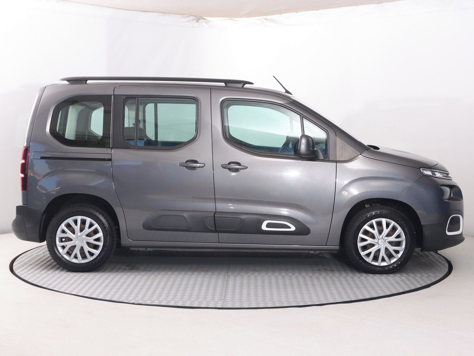 Citroën Berlingo, 1.2 PureTech, Live, 5Míst, ČR - fotka 6