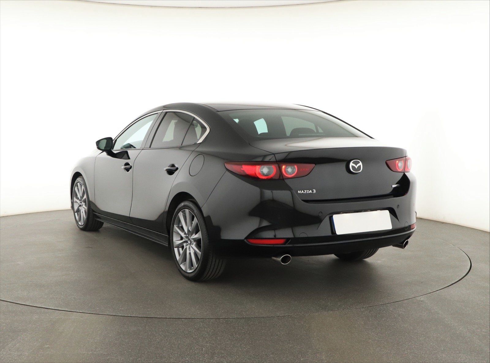 Mazda 3, 2.0 Skyactiv-G, ČR,1.maj - fotka 4