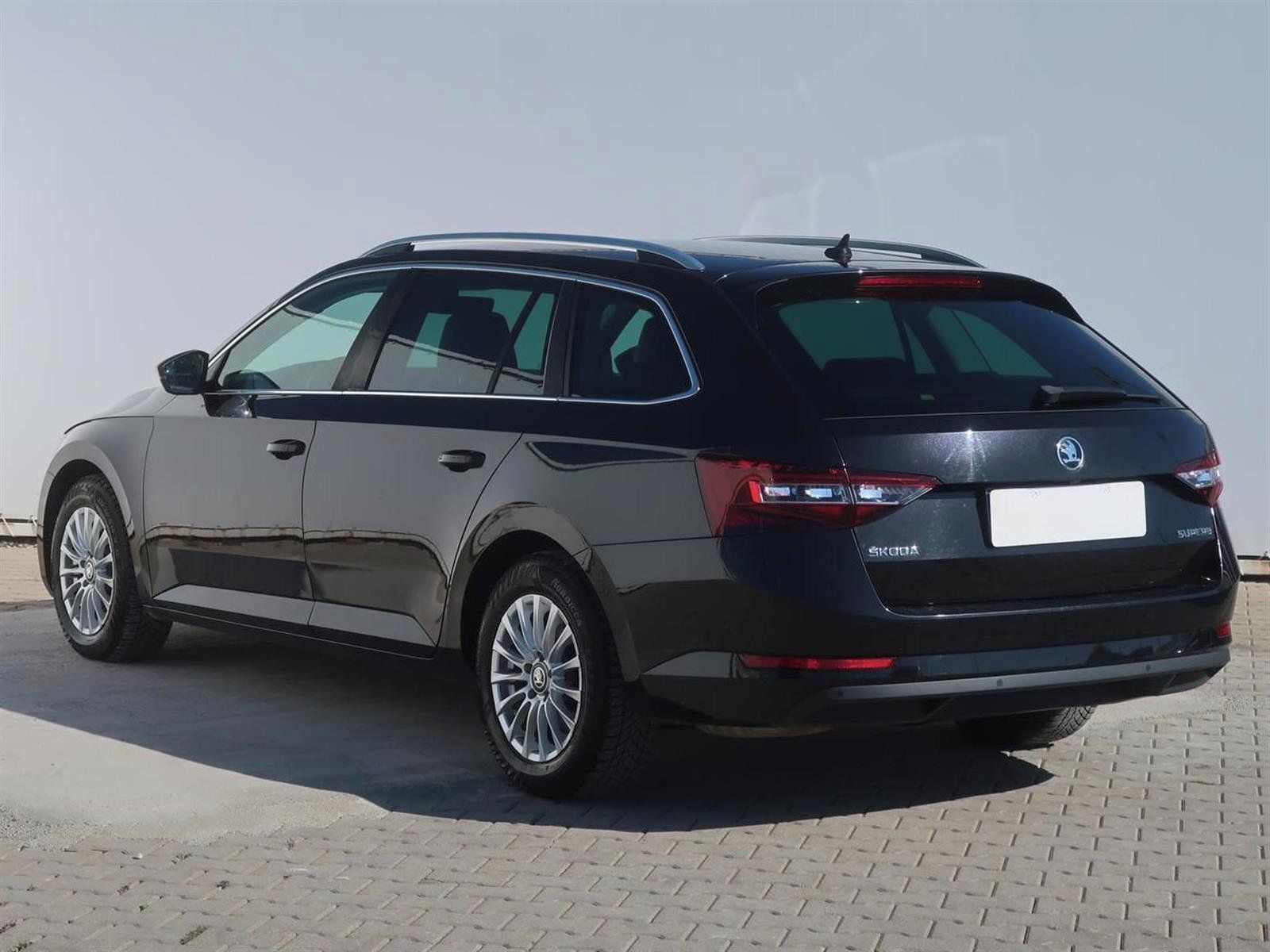 Škoda Superb, 2.0 TDI, Style, Automat - fotka 4