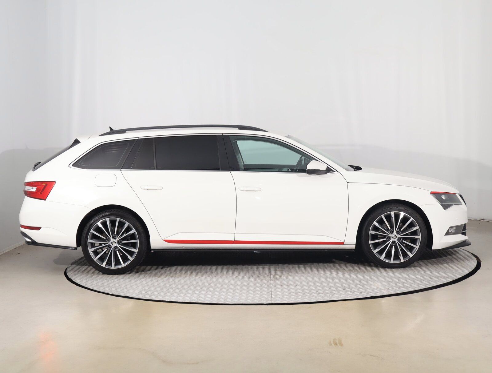 Škoda Superb, 2.0 TDI - fotka 6