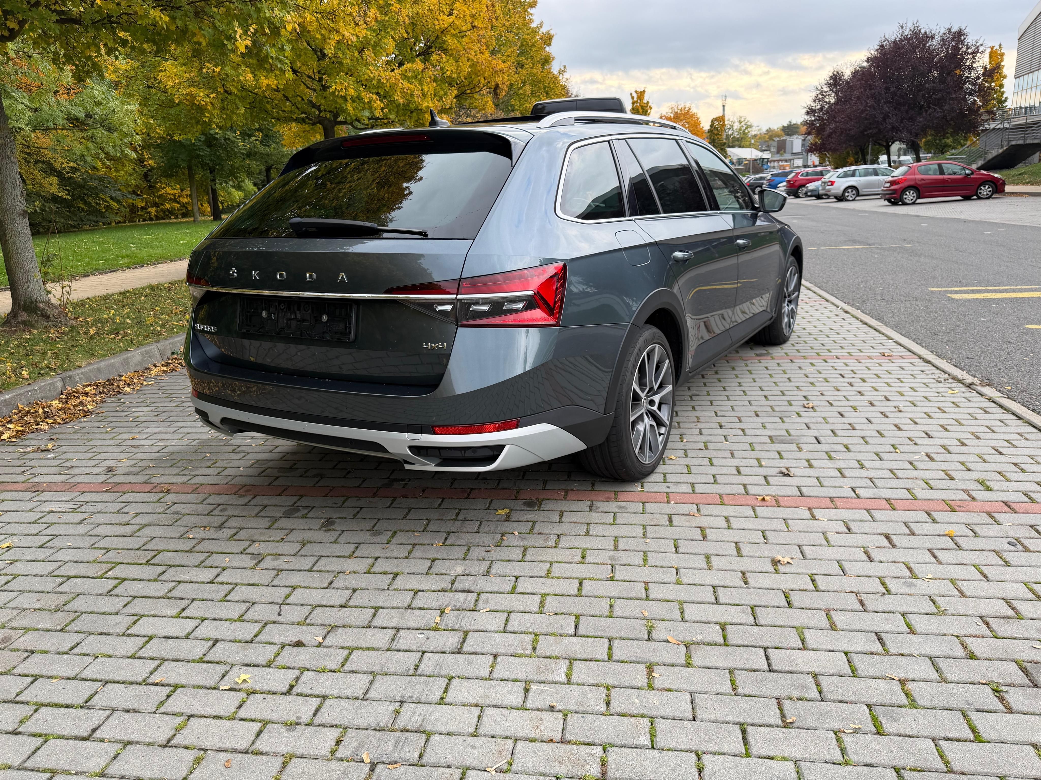 Škoda Superb, Scout 4x4 147kw - fotka 3