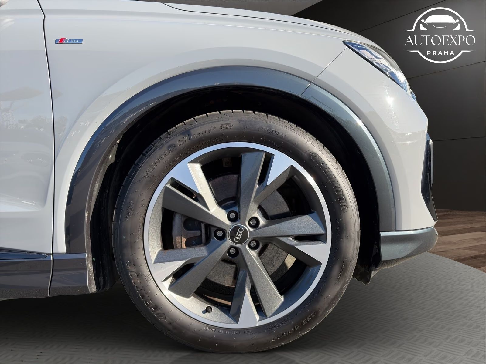 Audi Q4, Sportback 50 e-tron S line - fotka 6