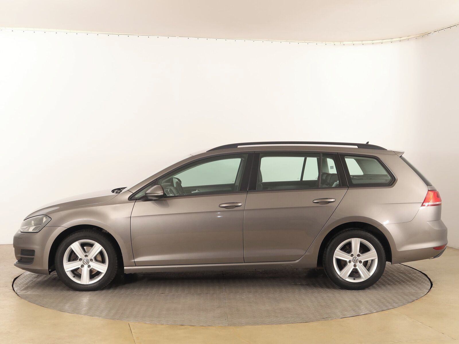 Volkswagen Golf, 1.6 TDI, Automat, Serv.kniha - fotka 3
