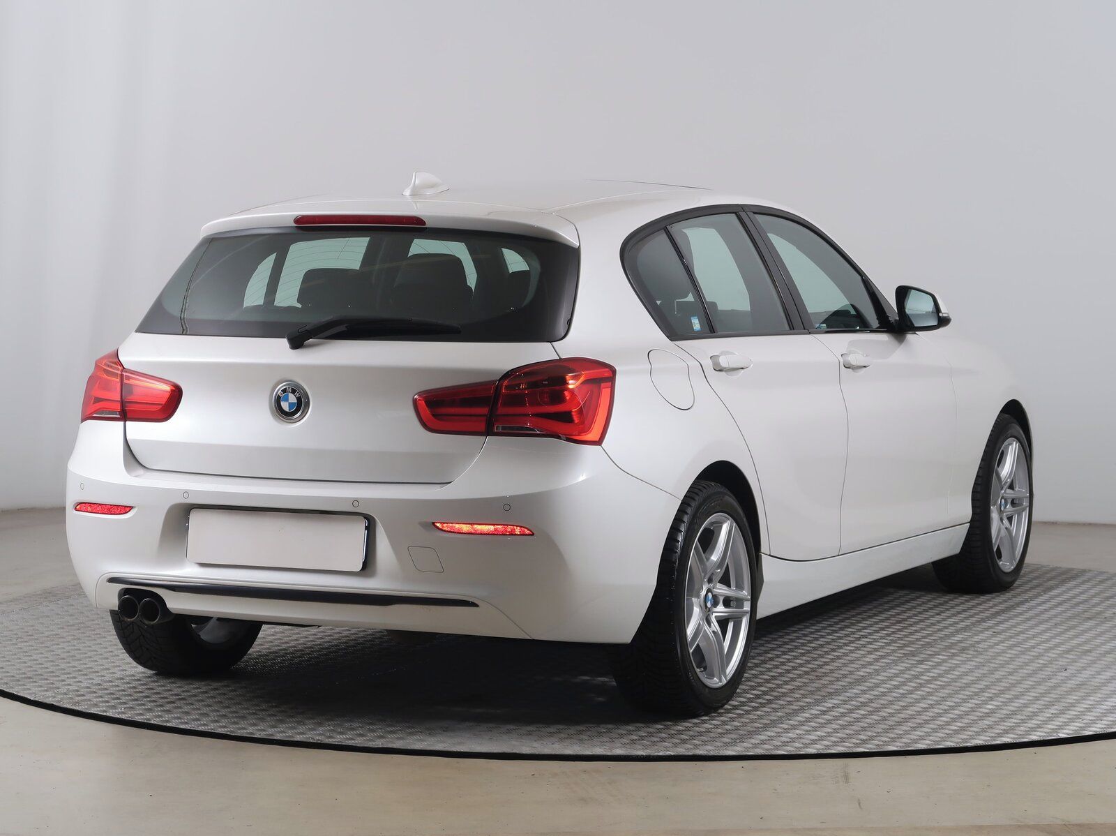 BMW Řada 1, 120d xDrive, 4X4, Automat - fotka 5