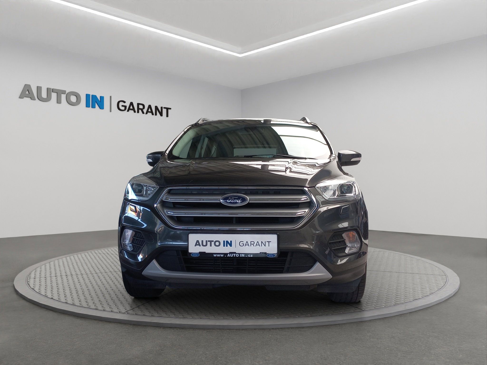 Ford Kuga, Titanium 2,0 TDCi 4x4 1.maj ČR - fotka 2
