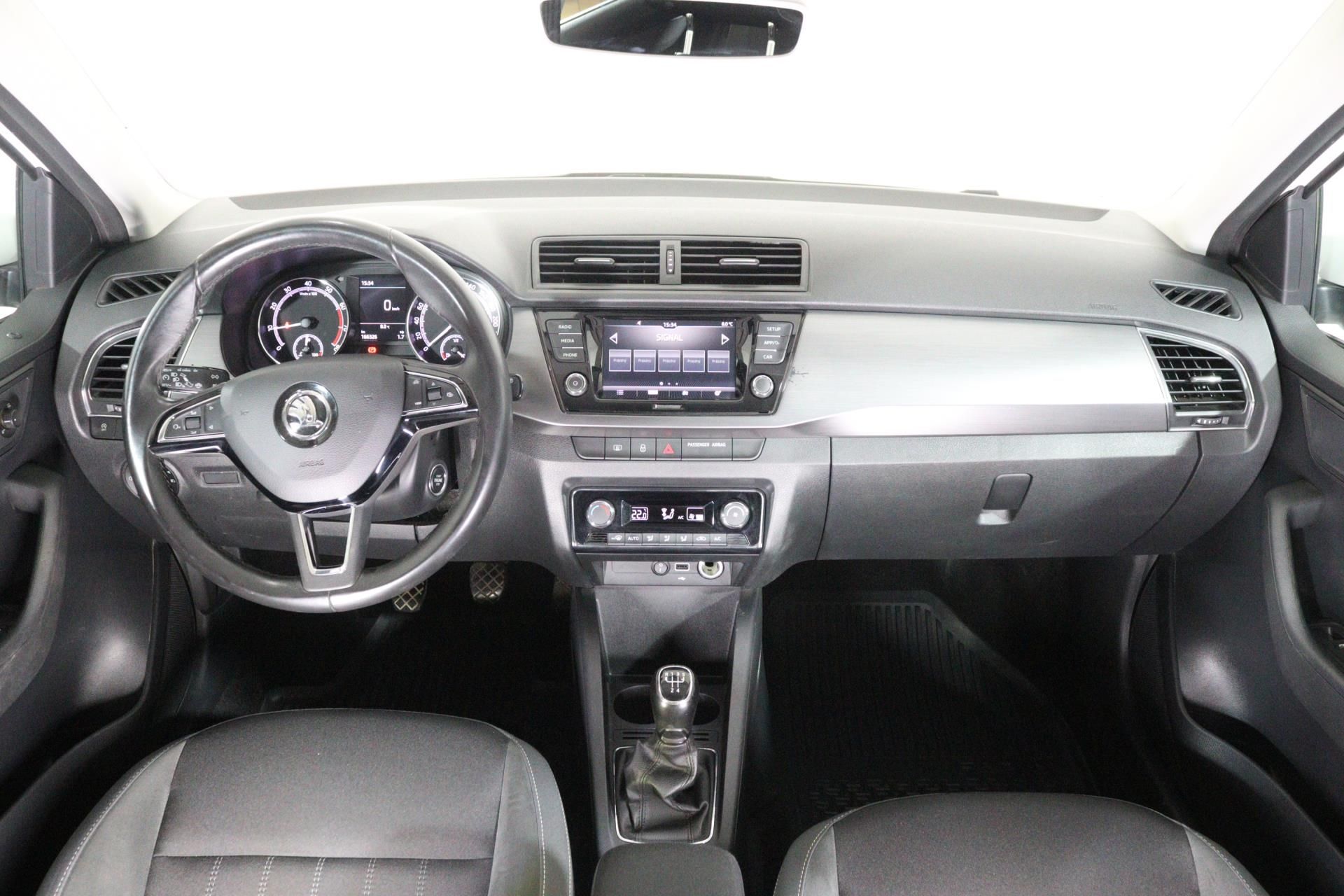 Škoda Fabia, COMBI STYLE 1,0 TSI 70 kW - fotka 5