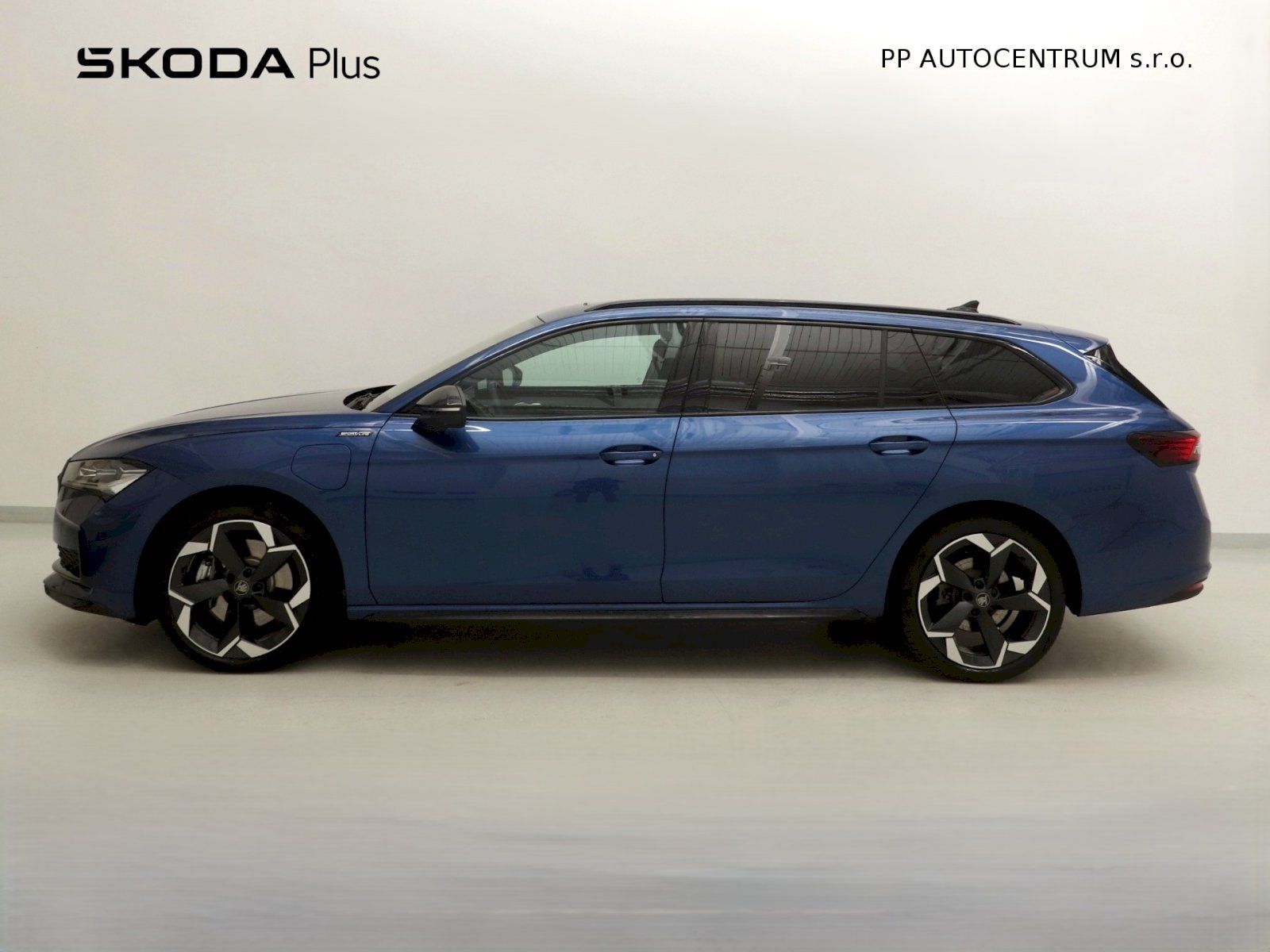 Škoda Superb, SportLine iV DSG 1.5PHEV 150kW - fotka 3