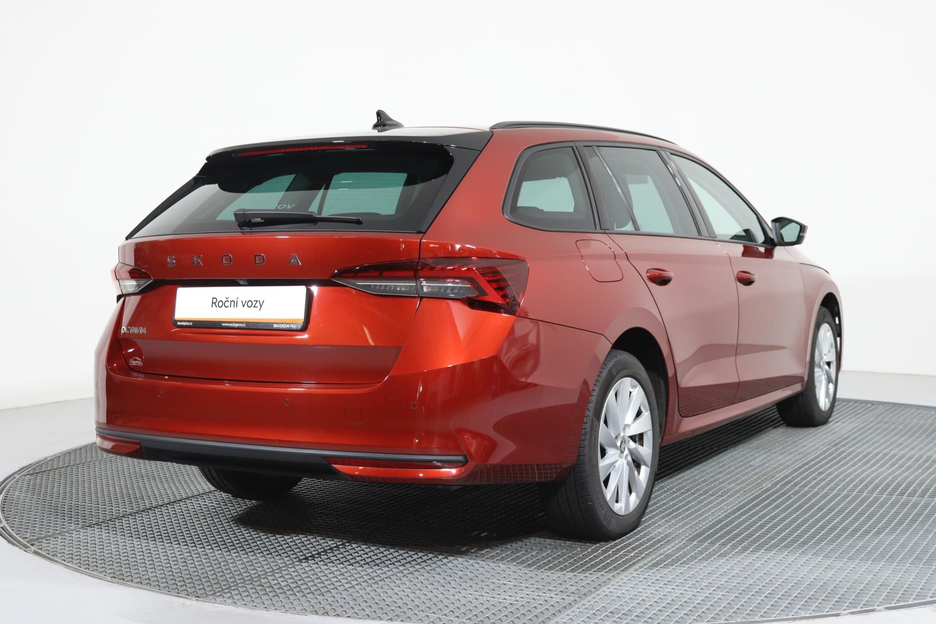 Škoda Octavia, COMBI SELECTION 1,5 TSI DSG/ T - fotka 2
