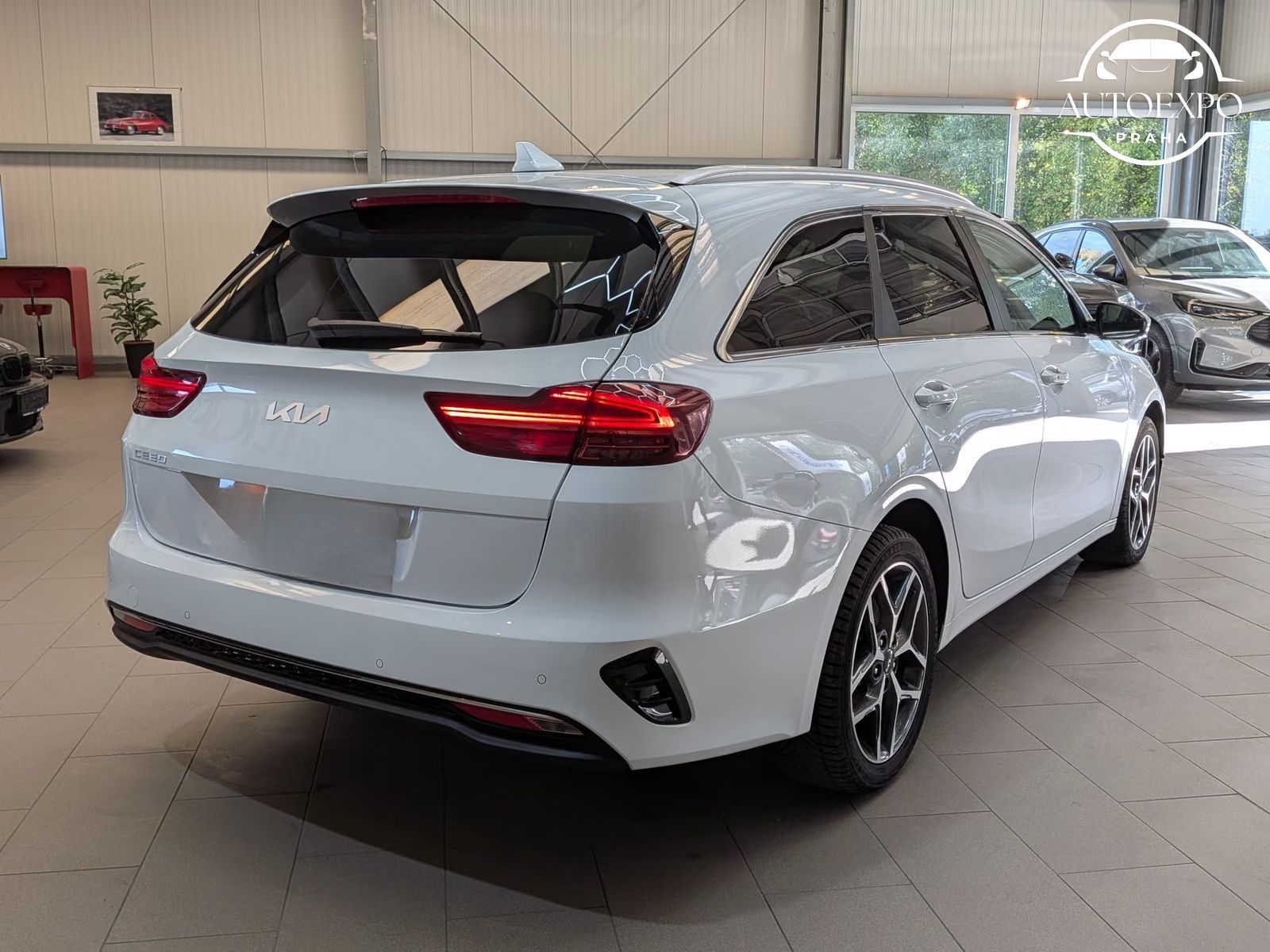 Kia Cee´d, SW 1.5 DCT Ultimate*LED*KAMERA - fotka 5