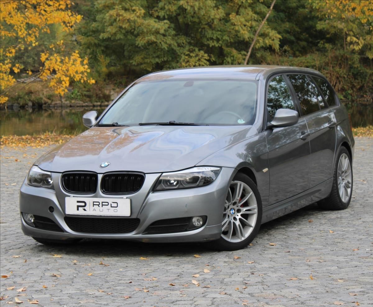 BMW Řada 3, 318d Touring / M-Paket / Manuá