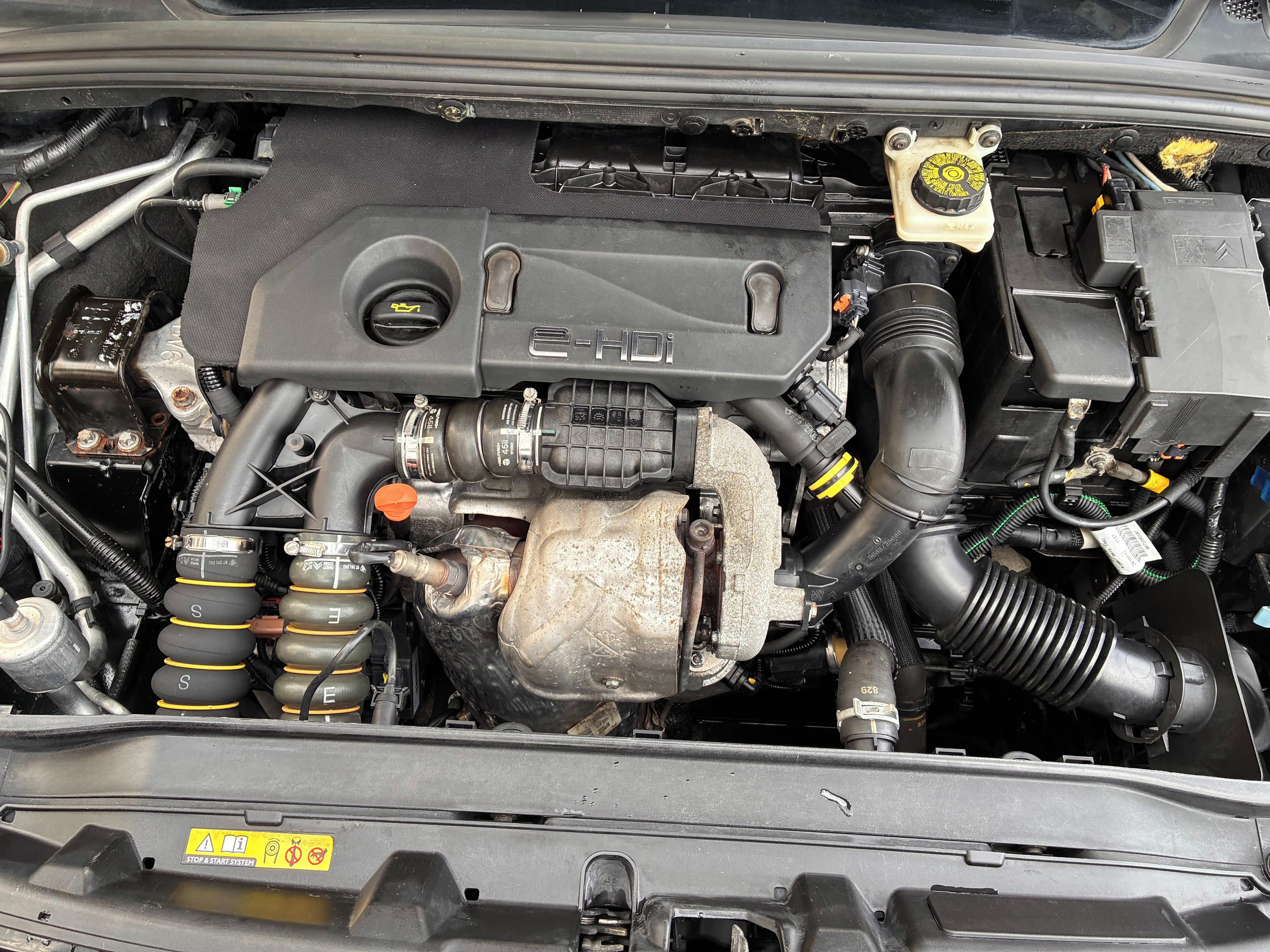 Peugeot 308, Peugeot 308 Hdi 84 kW r.v.2012 - fotka 6