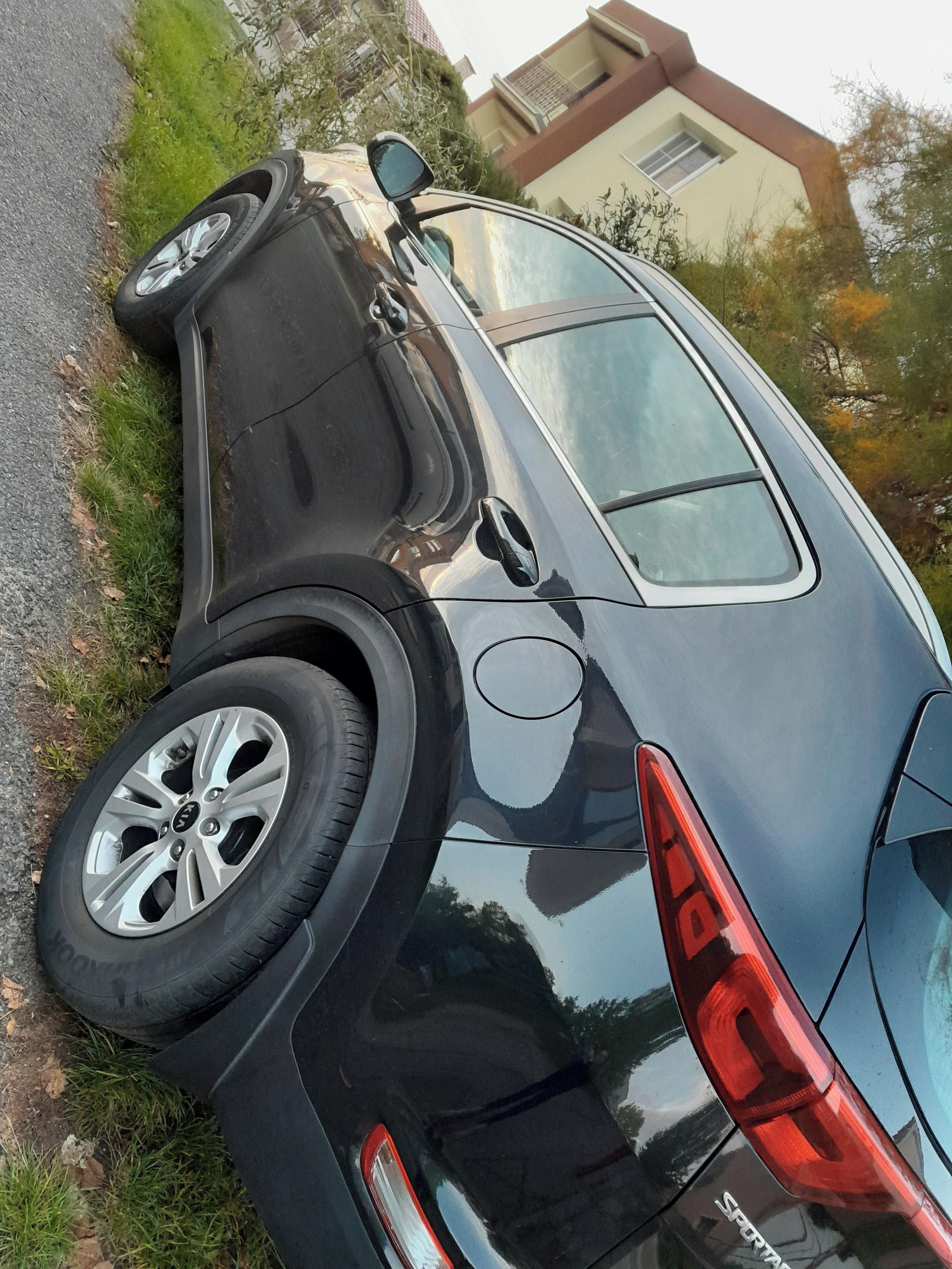 Kia Sportage, 1.maj, ser.kniha, garážované - fotka 4