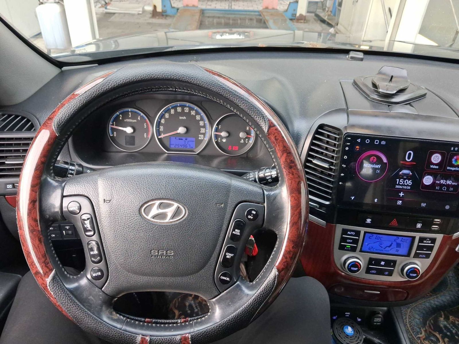 Hyundai Santa Fe, 2.2 CRDi, 4X4, po STK, Tažné - fotka 3