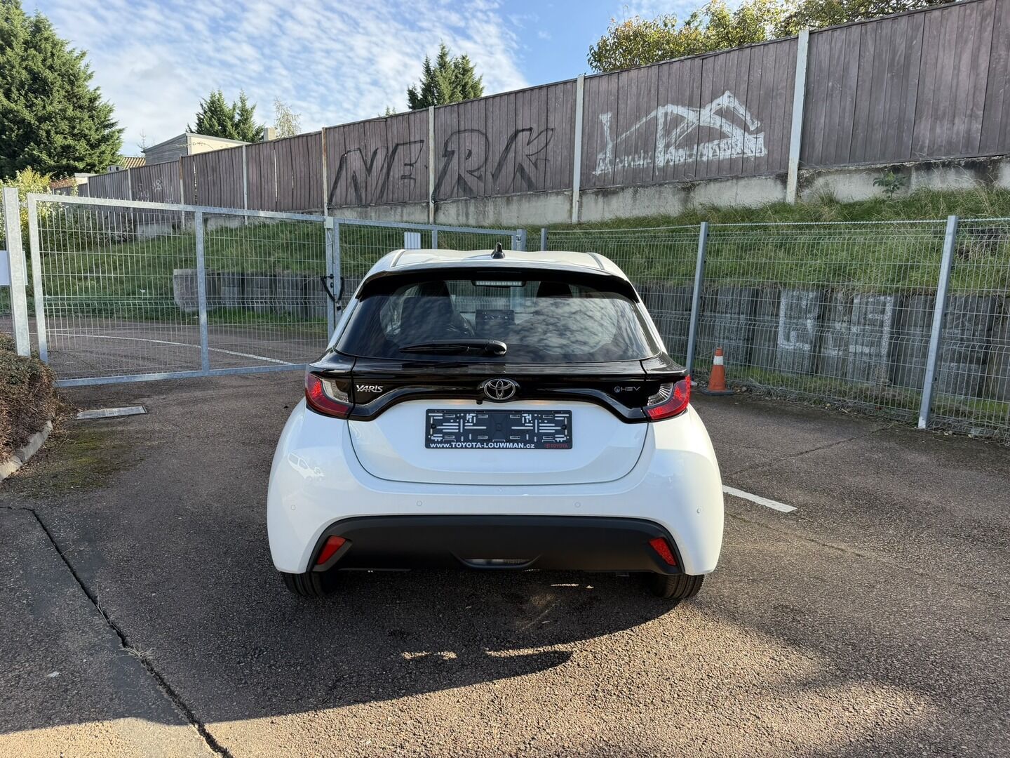 Toyota Yaris, 1.5 HEV 116k Comfort Business - fotka 4