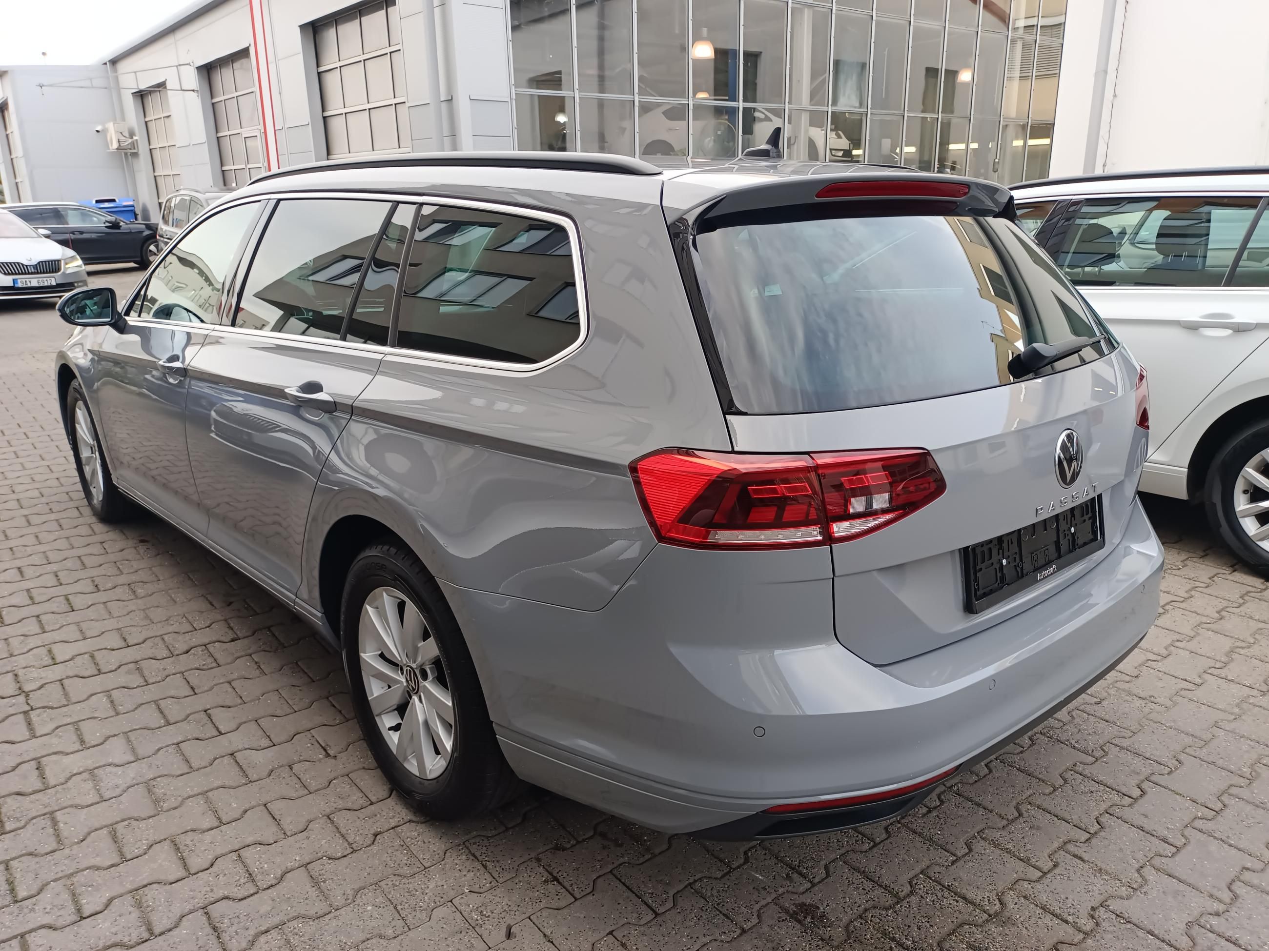 Volkswagen Passat Variant, 2.0 TDI 110kW DSG / ACC - fotka 4