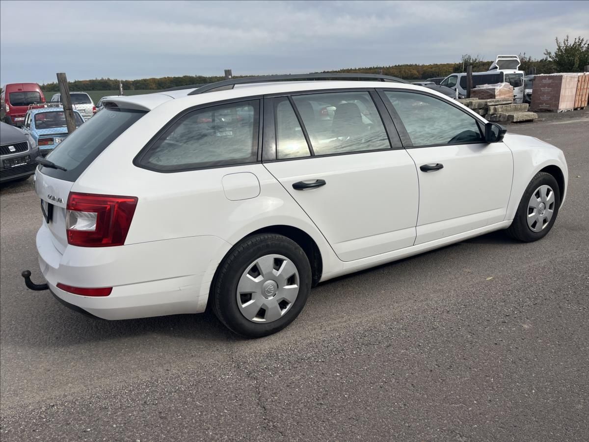 Škoda Octavia, 1,6 TDi KLIMA ROZVODY TAŽNÉ - fotka 5