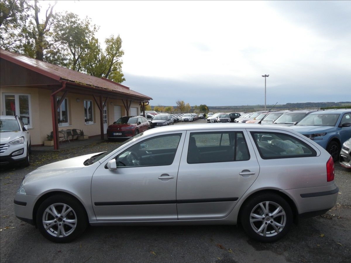 Škoda Octavia, 1,6 MPi 75kW klima, závěs - fotka 6