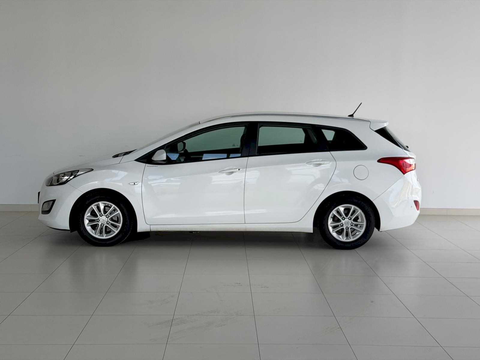 Hyundai i30, 1.6 MPI 88 kW Trikolor Komfort - fotka 3