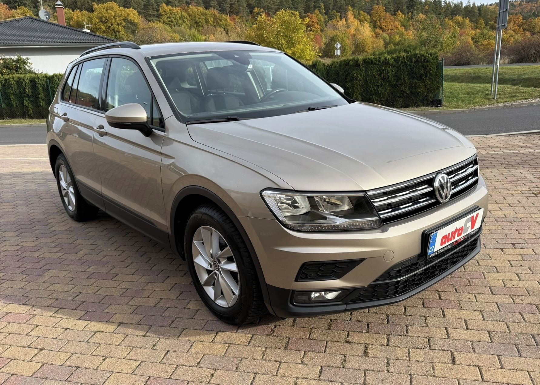 Volkswagen Tiguan, 1.5 TSI DSG VÝHŘEV,KLIMA - fotka 5