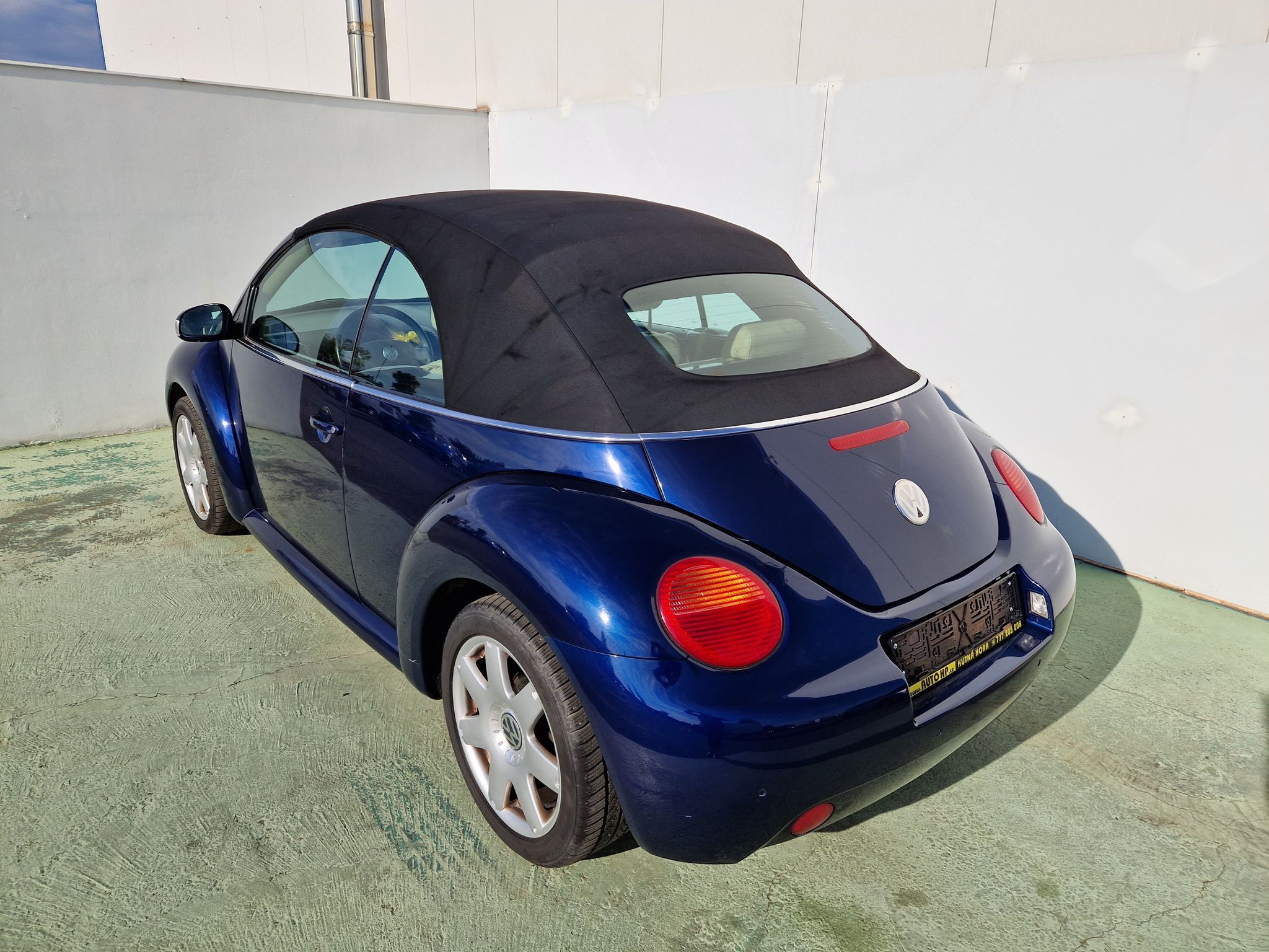Volkswagen New Beetle, Highline 2.0 - fotka 4