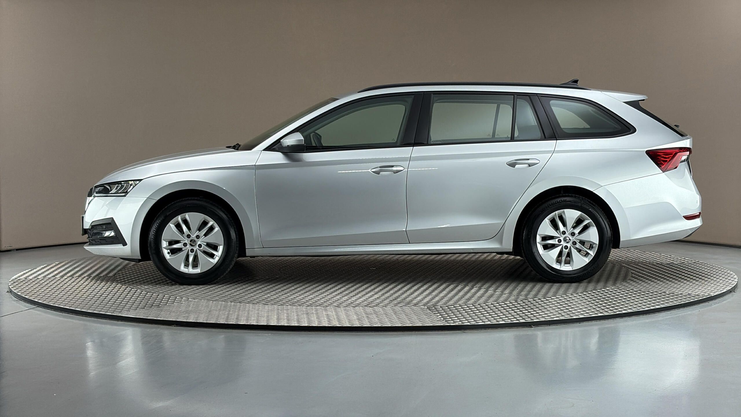 Škoda Octavia, 1.0 TSI Ambition Combi - fotka 4