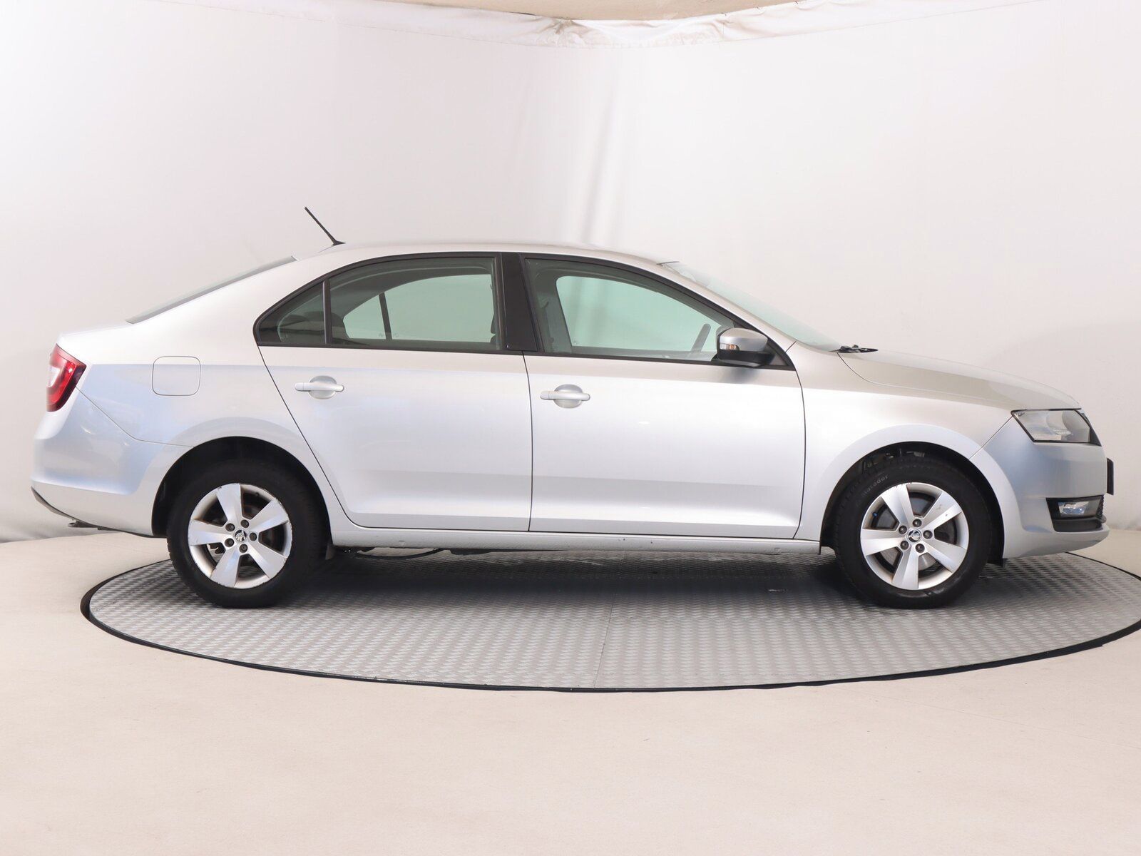 Škoda Rapid, 1.0 TSI, Automat, Serv.kniha - fotka 6