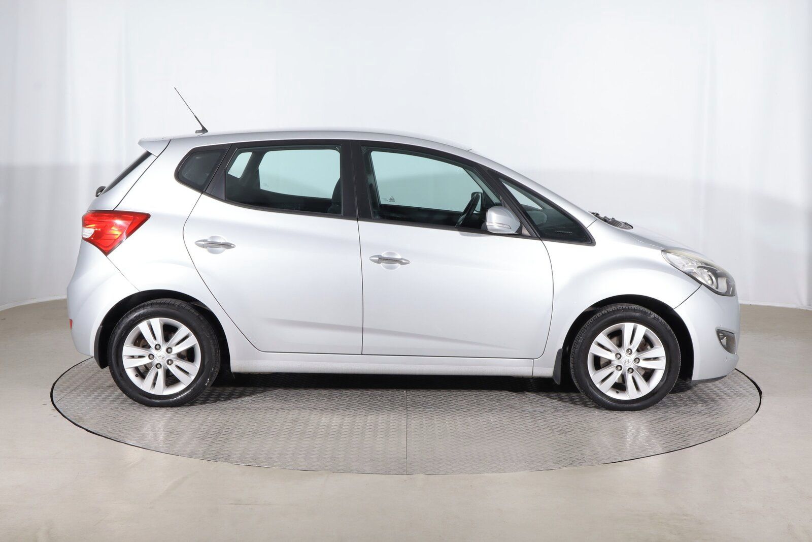 Hyundai ix20, 1.4 CVVT, Serv.kniha - fotka 6