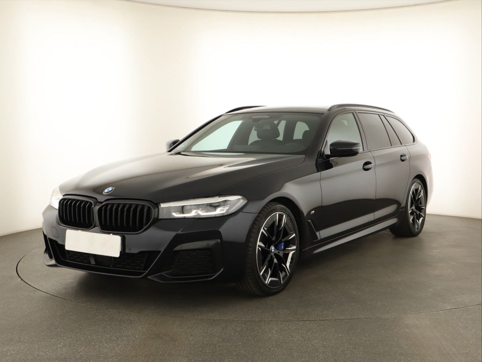 BMW Řada 5, 530d xDrive, M Sport - fotka 3