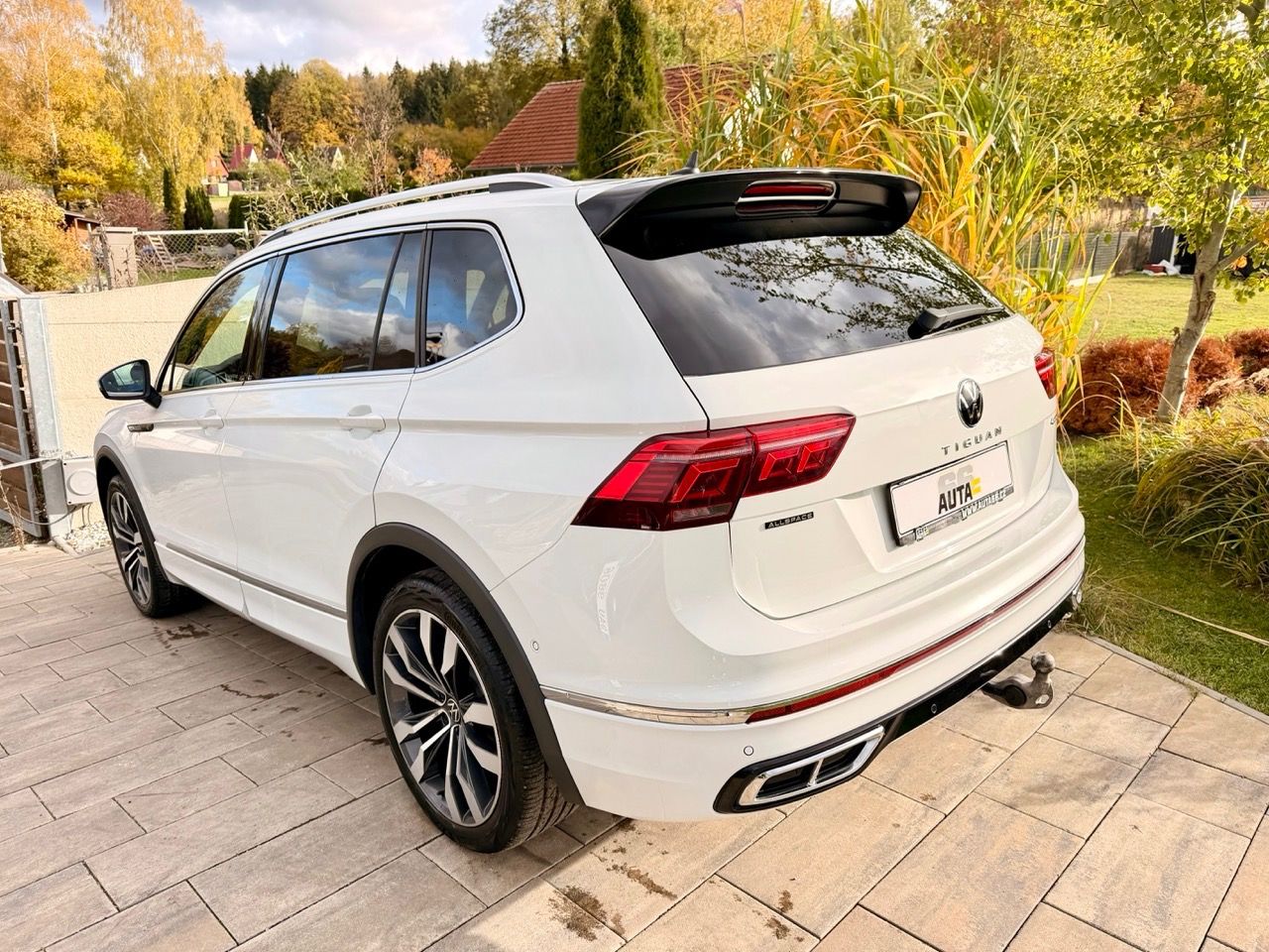 Volkswagen Tiguan Allspace, R-Line 147kW 1.maj|ČR|Tažný - fotka 3